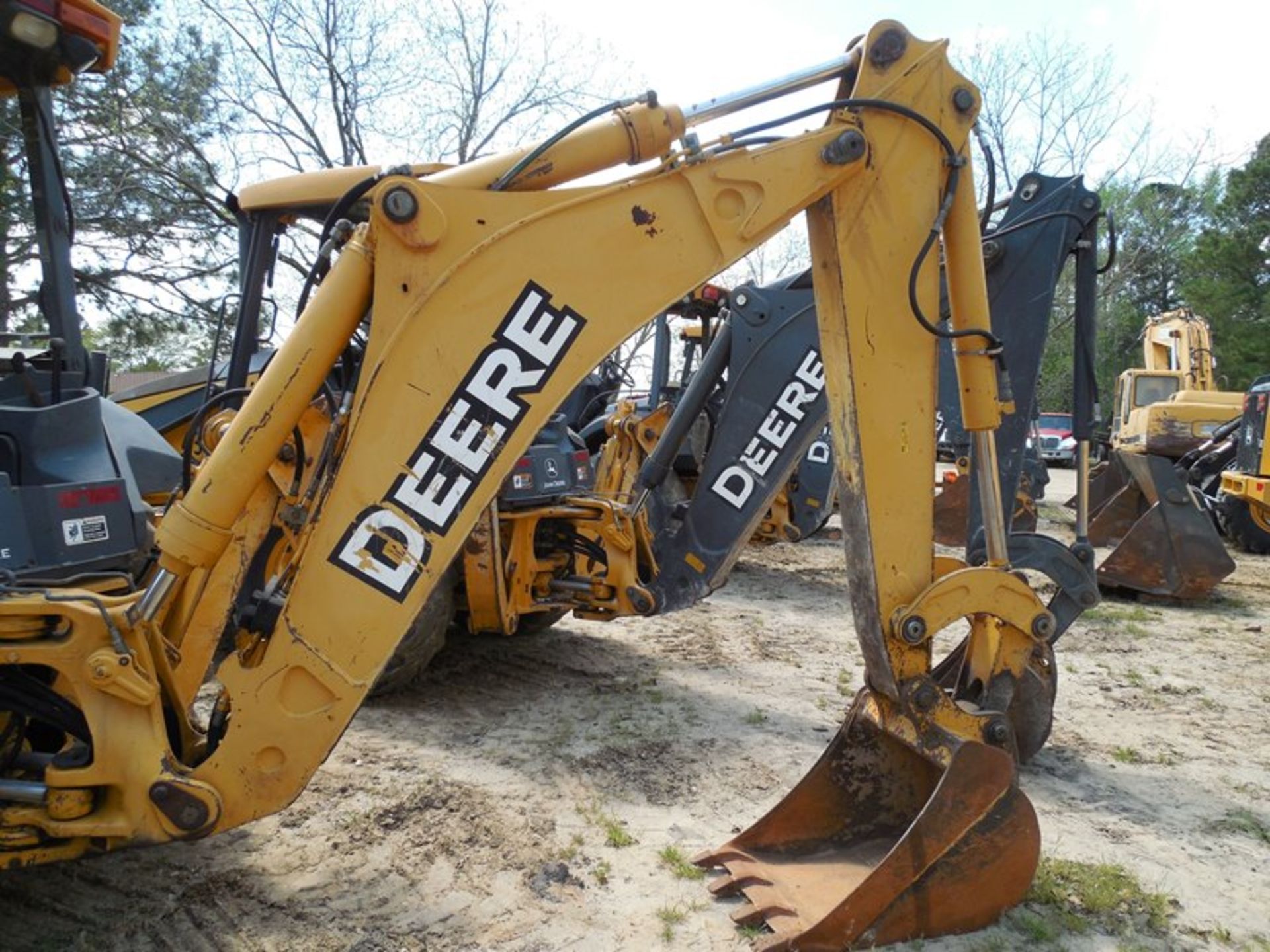 Deere 310SG Backhoe ?hrs 4wd, multipurpose bucket, 24" bucket vin# T0310SG946223 4wd, multipurpose - Image 7 of 9