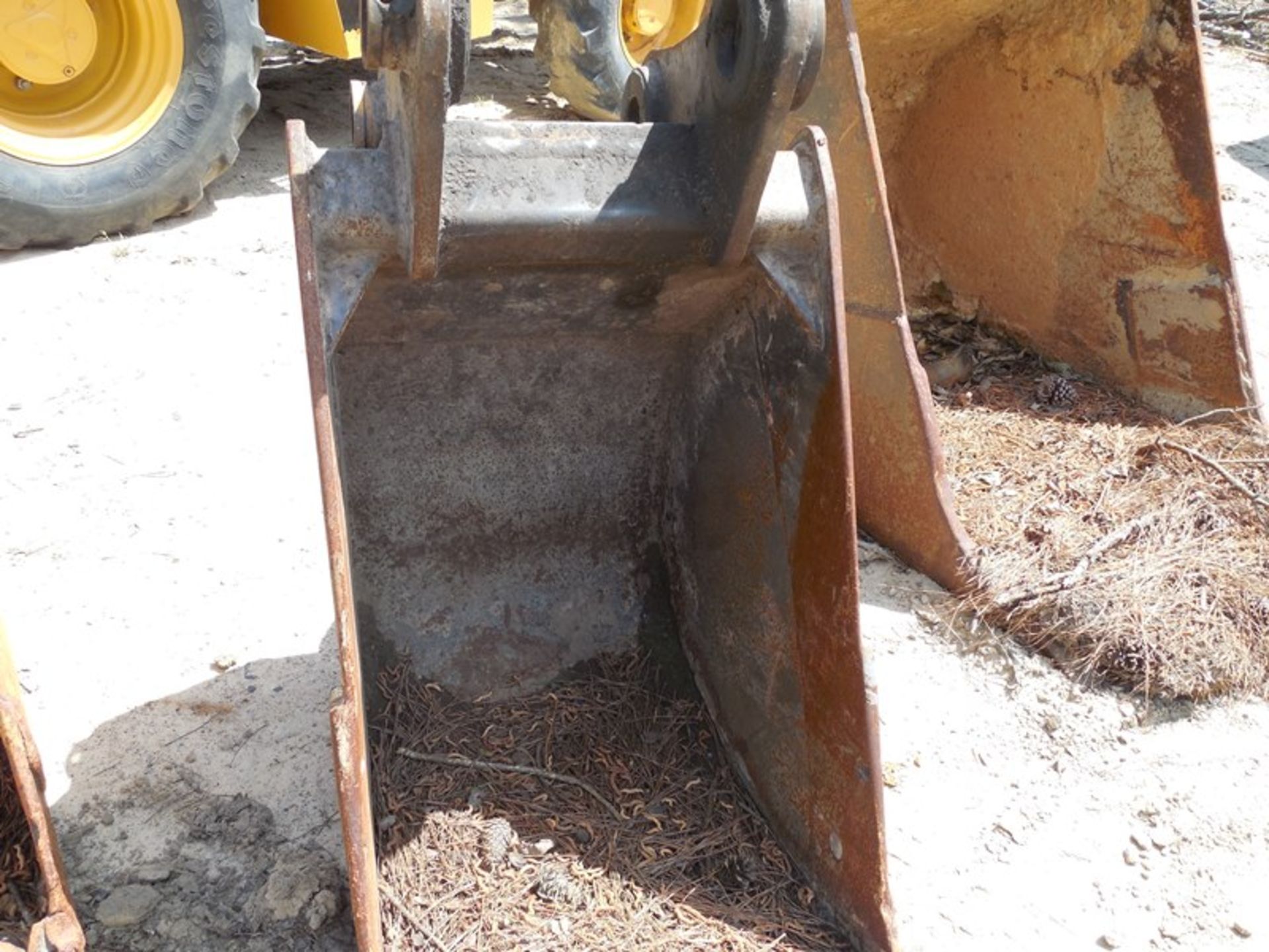 22" excavator bucket