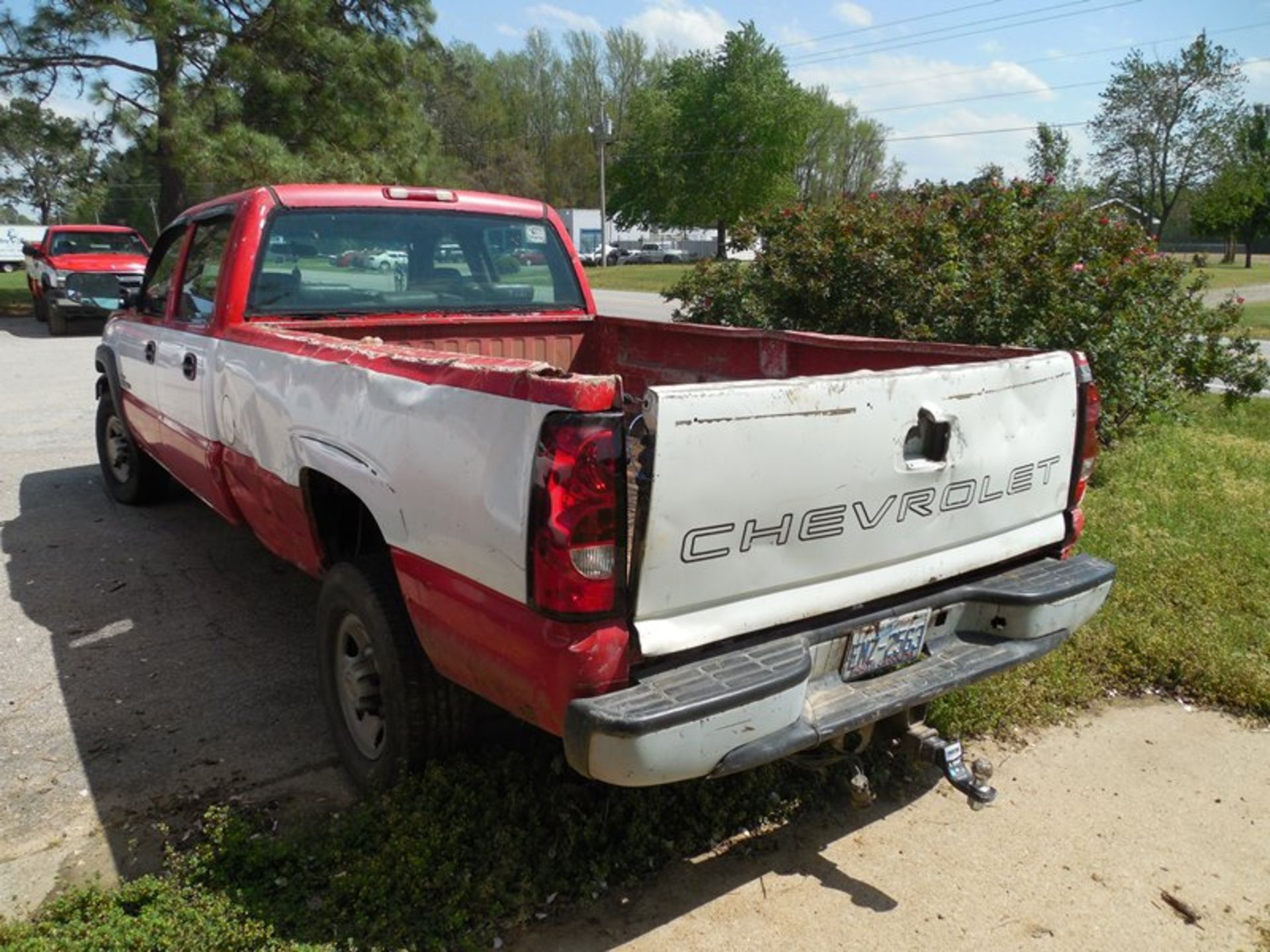 2006 CHEV 2500 mileage unknown dsl, crew cab, vin# 1GCHC23DX6F265048 noisy rearend overall condition - Image 3 of 4