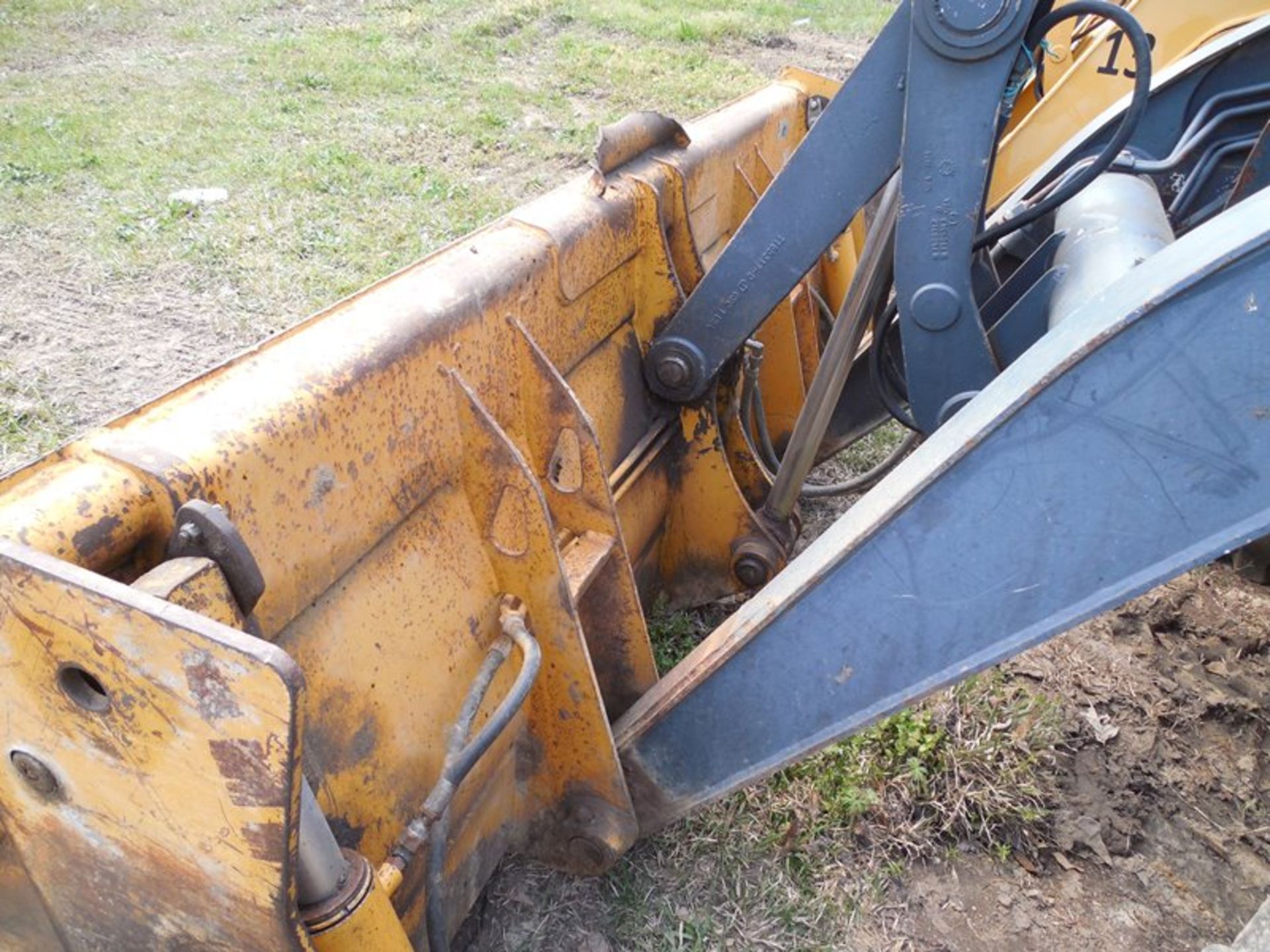 Deere 310SJ Backhoe ?hrs 4wd, multi purpose bucket, 24" bucket vin# TO310SJ137431 4wd, multi purpose - Image 4 of 8