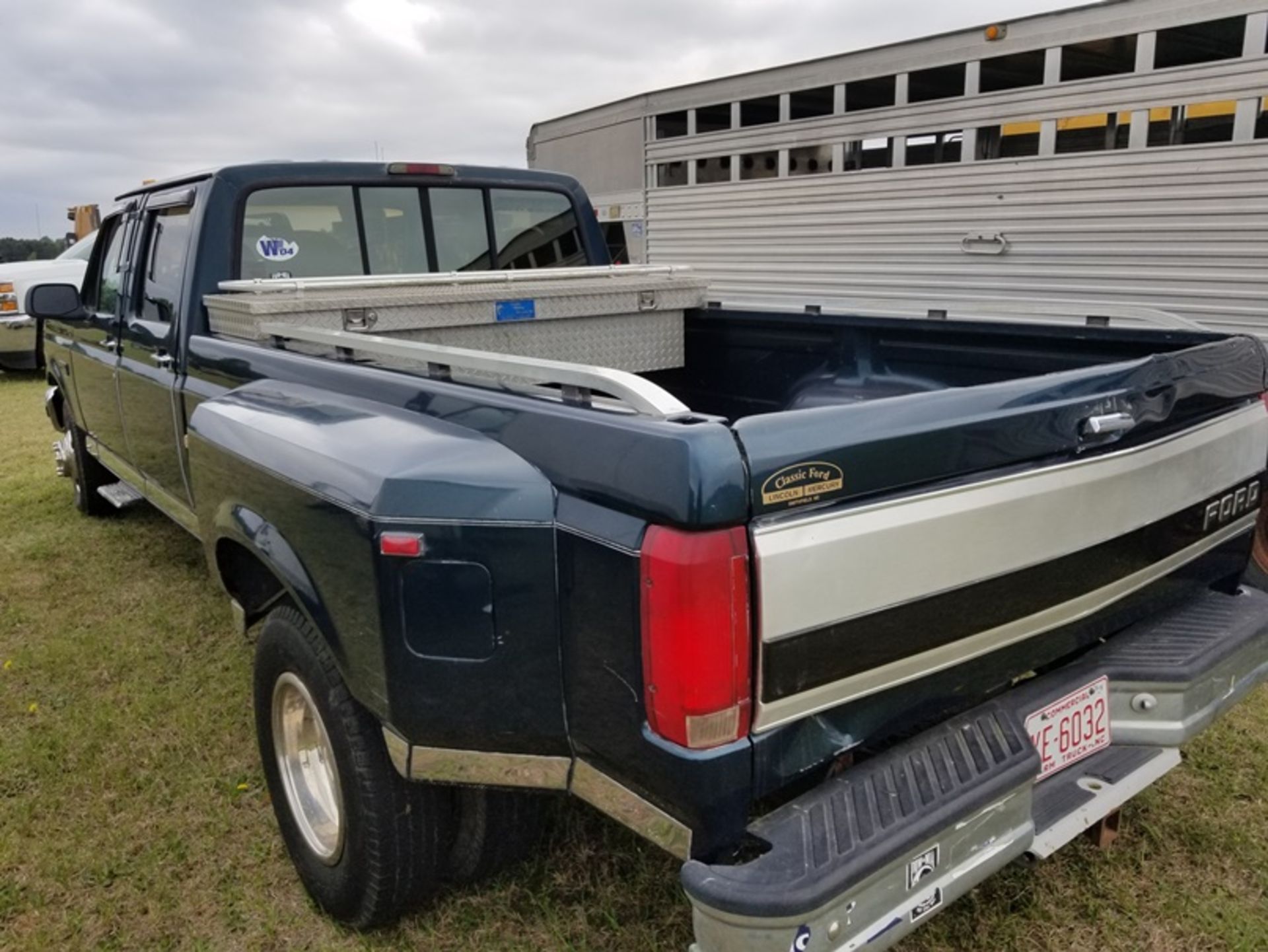 1996 Ford F350 Dsl 105,725 miles vin #1FTJW35F7TEB73734 - Image 3 of 5