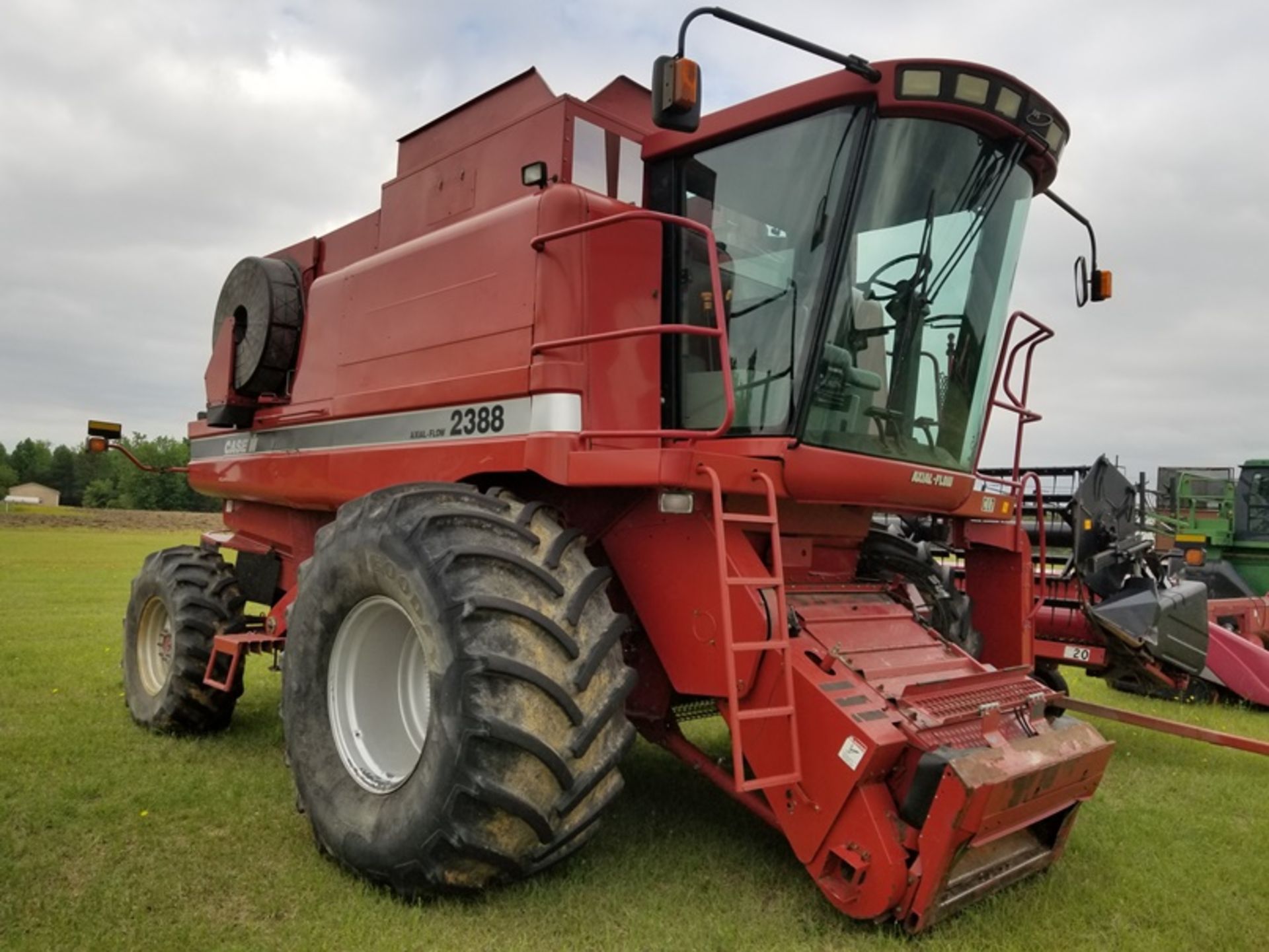 Case 2388 Combine 2605 eng hrs 1620 rotor hrs ser #HAJ292590 front tires 900x60 R32 rear 18.4x26