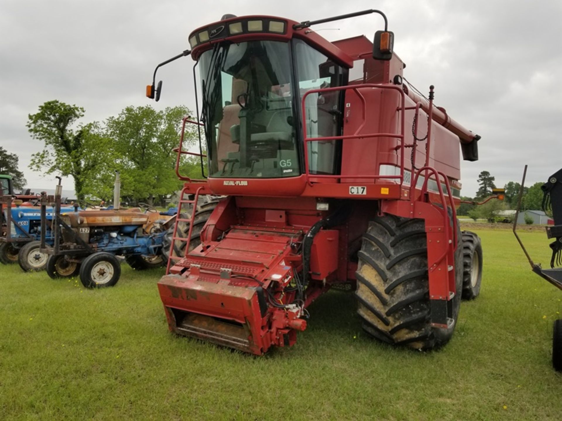 Case 2388 Combine 2605 eng hrs 1620 rotor hrs ser #HAJ292590 front tires 900x60 R32 rear 18.4x26 - Image 2 of 5