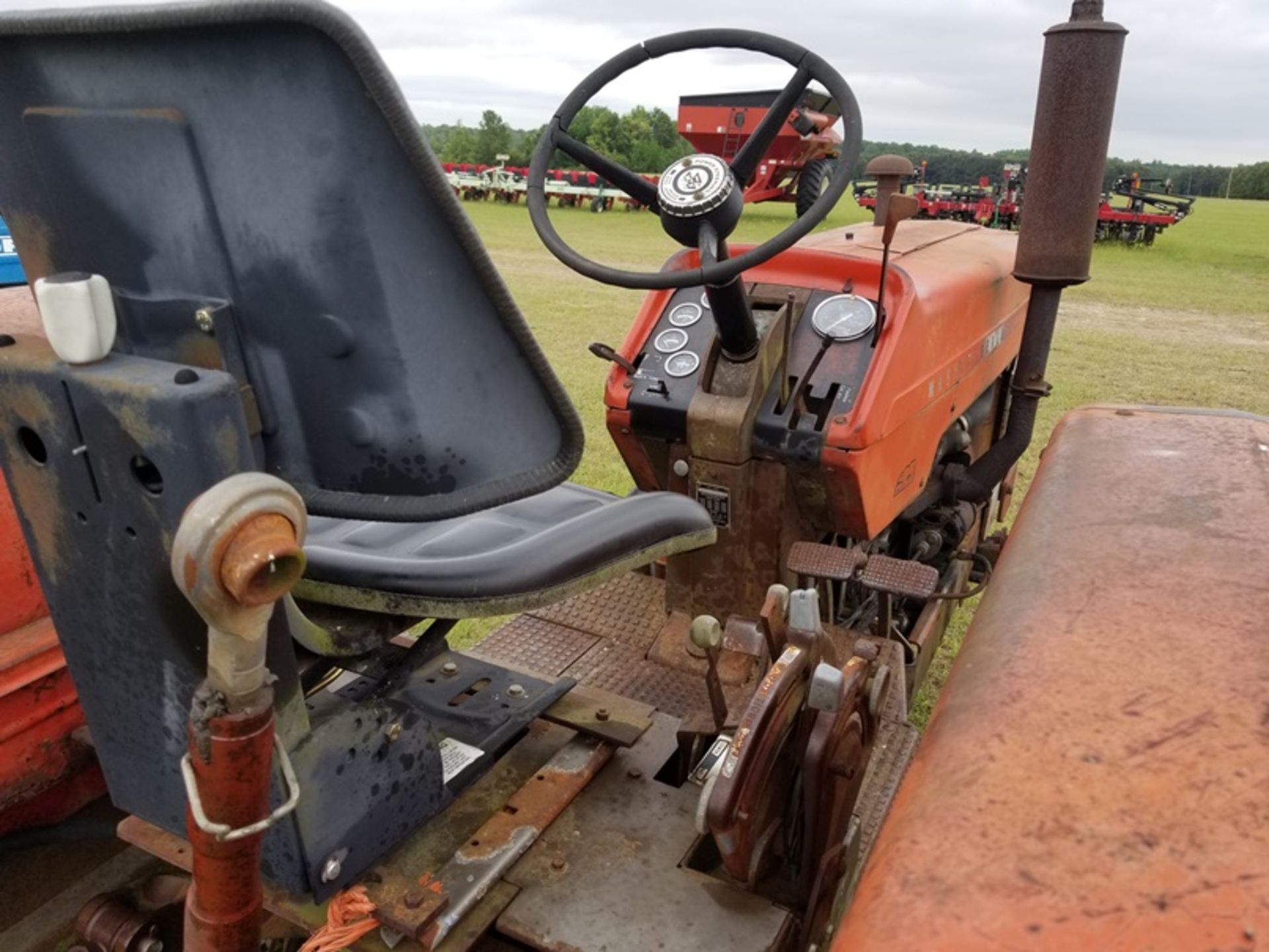 MF 180 tractor - Image 5 of 5