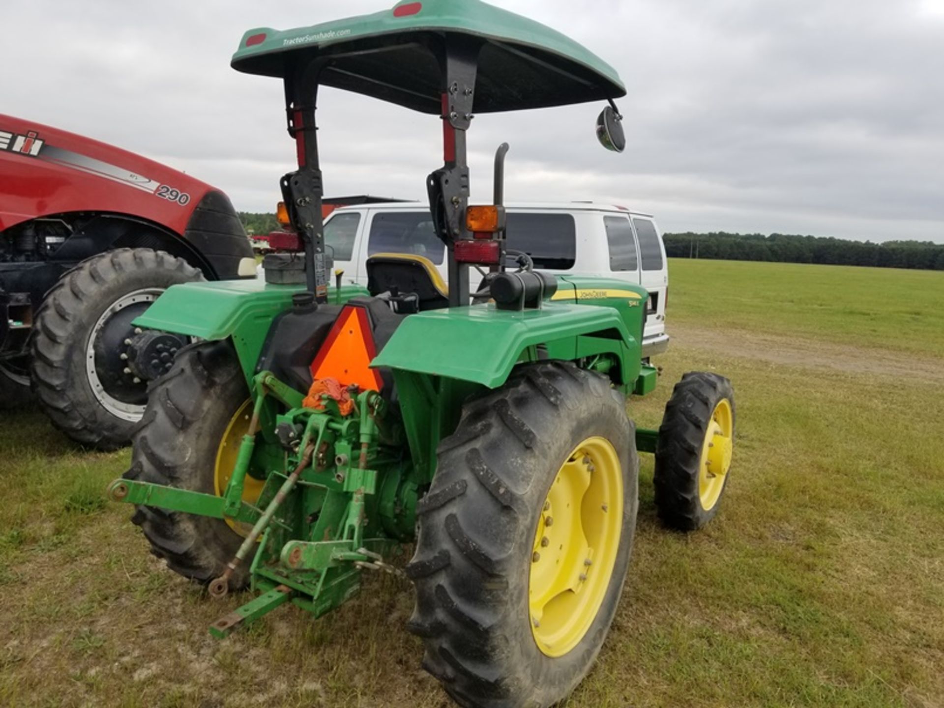 JD 5045 E Tractor 4wd 1452 hrs ser #PY5045U000197 - Image 4 of 4