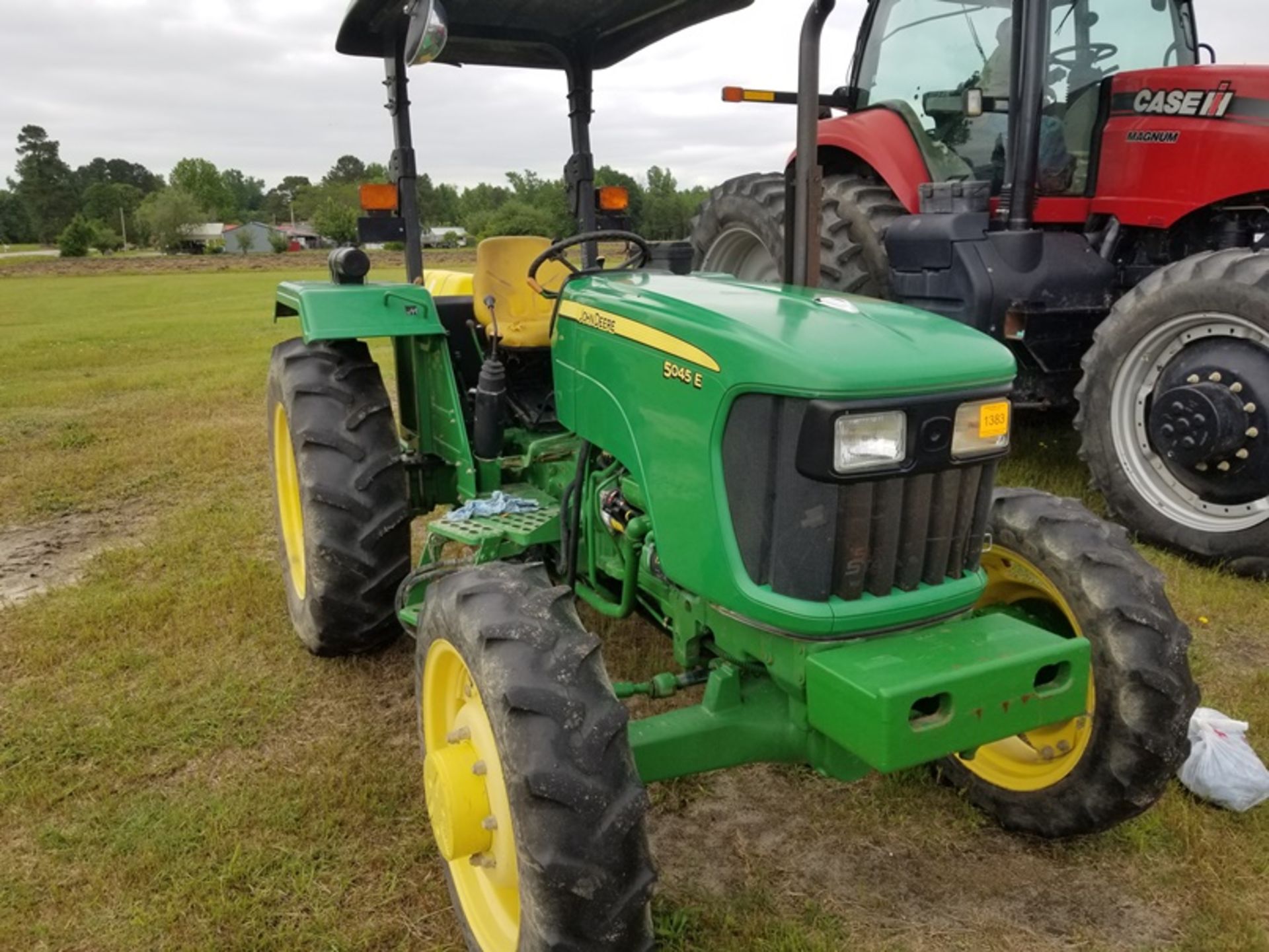 JD 5045 E Tractor 4wd 1452 hrs ser #PY5045U000197 - Image 2 of 4