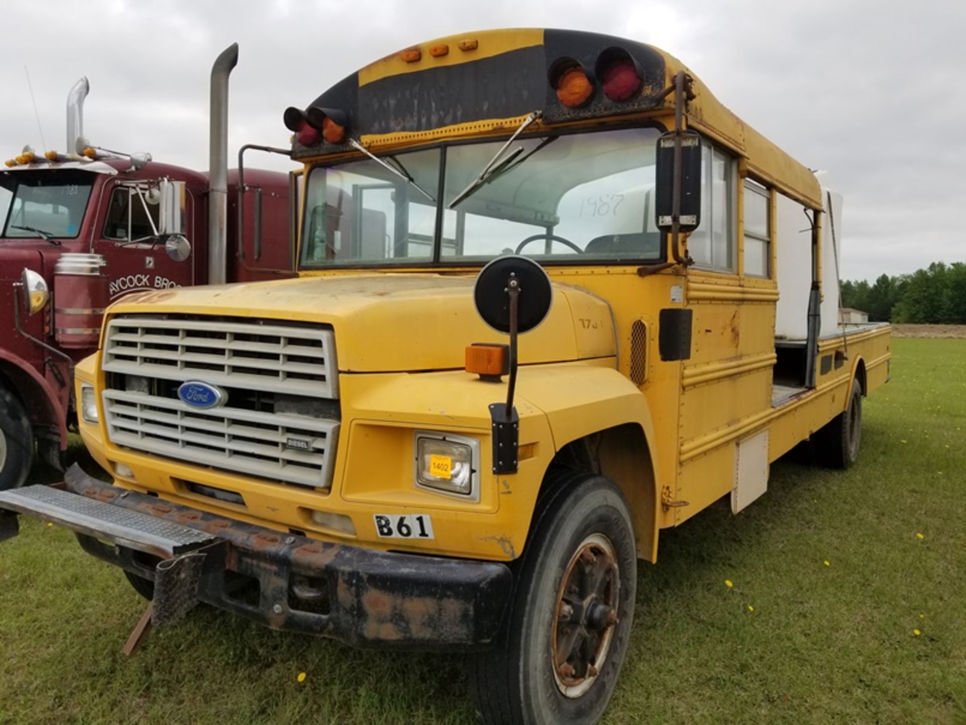 1987 Ford Bus / Water Truck dsl vin #1FDWJ74N3HVA04981 - Image 2 of 5