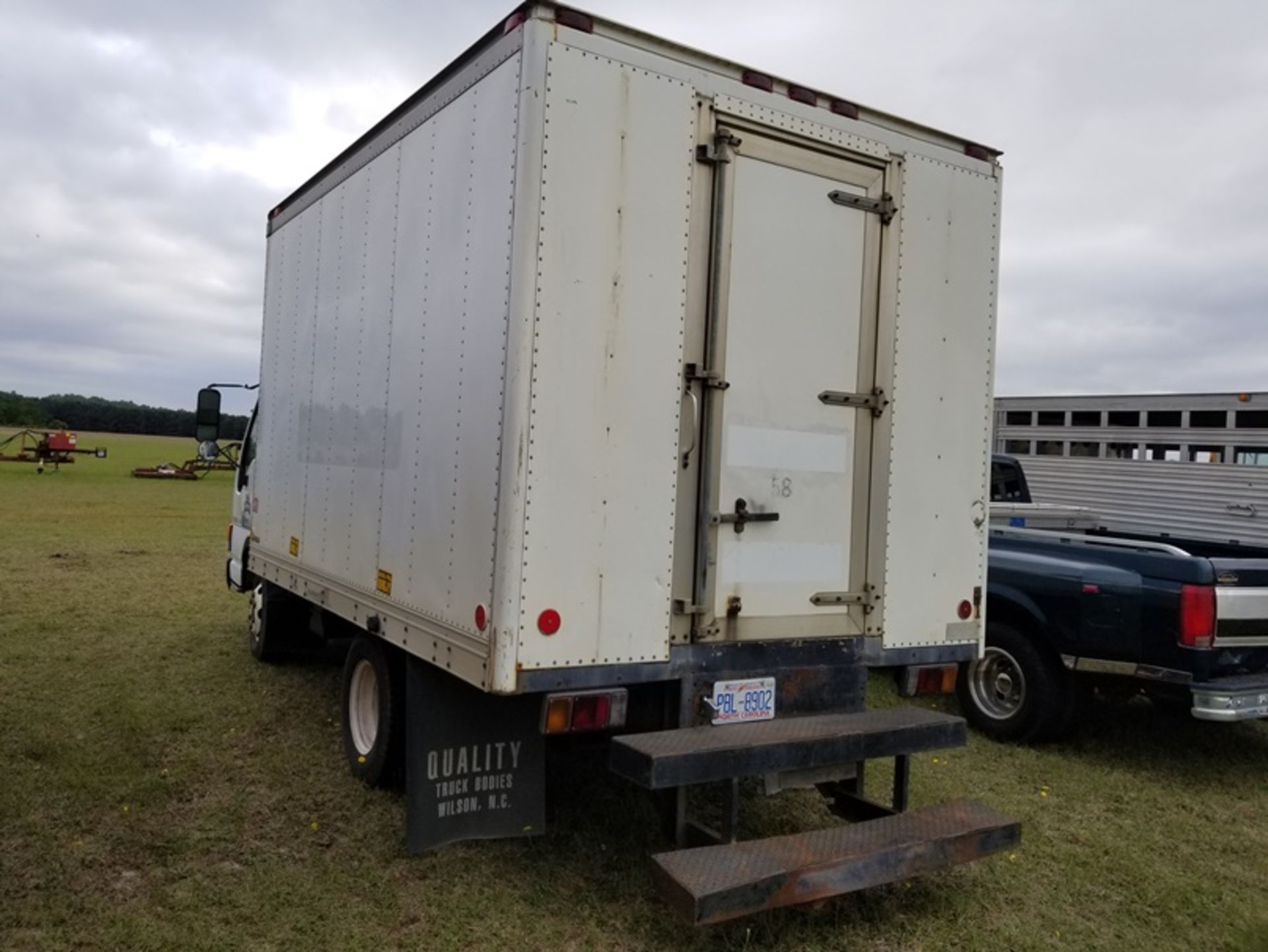 2002 Isuzu Auto dsl Carrier Refrigerated Body 403K vin #JALC4B14827000362 - Image 3 of 6