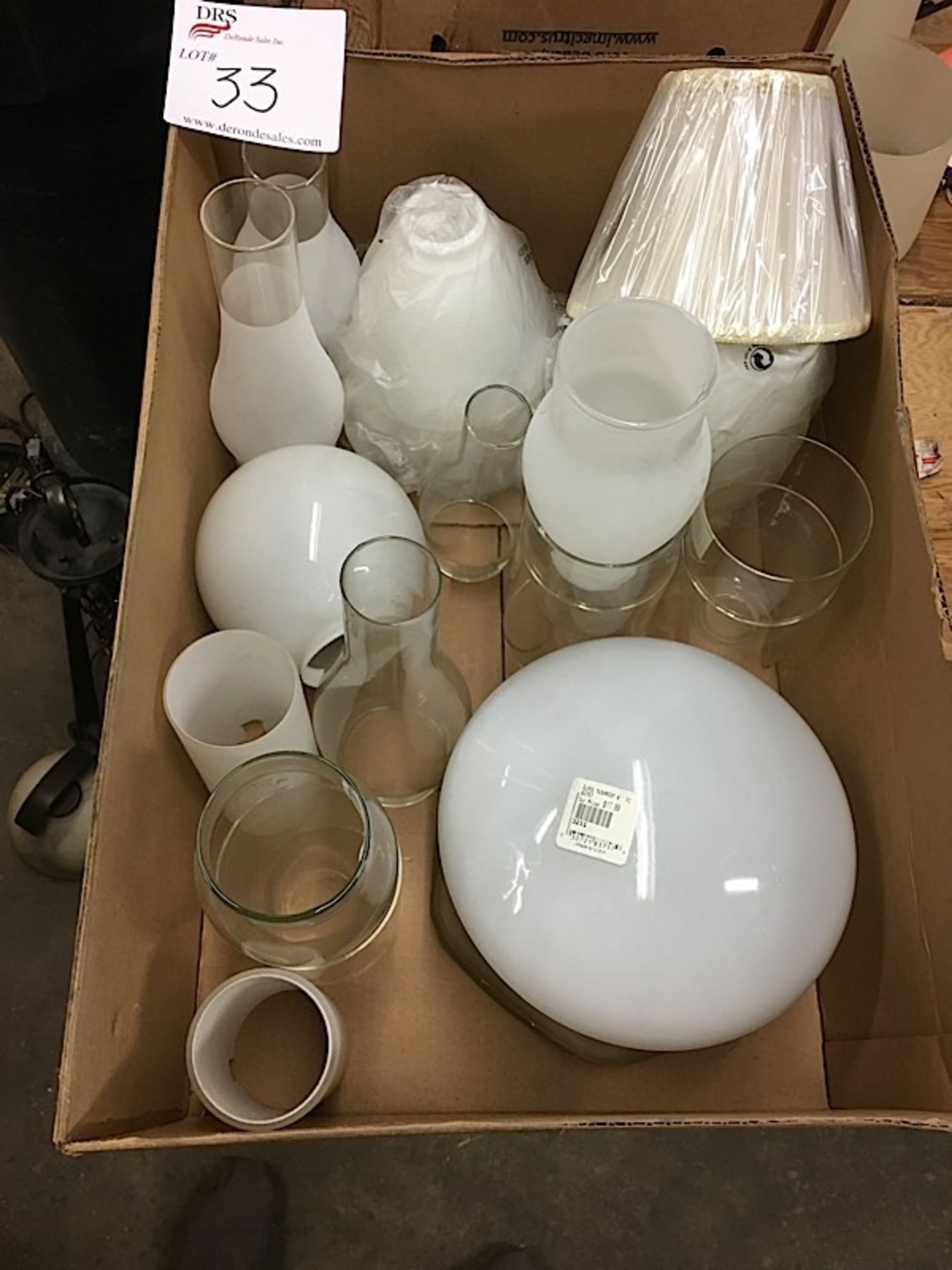 LOT OF LAMP SHADES