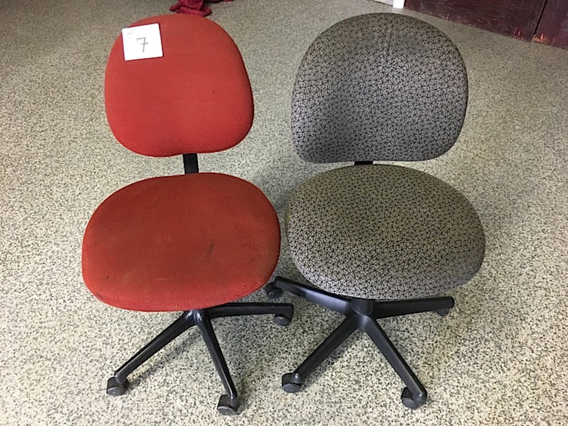 LOT OF 2 COMPUTER CHAIRS