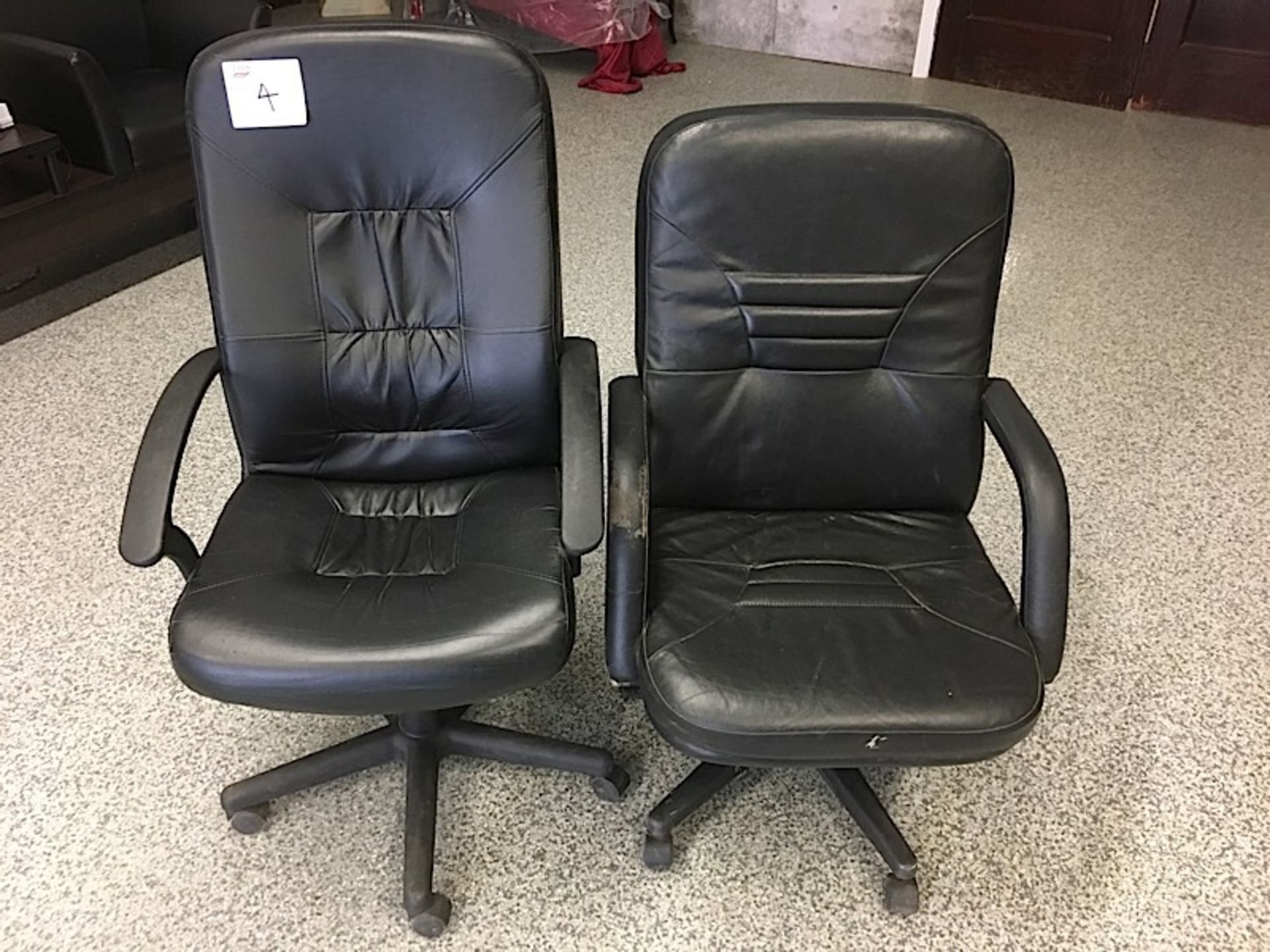 LOT OF 2 COMPUTER CHAIRS