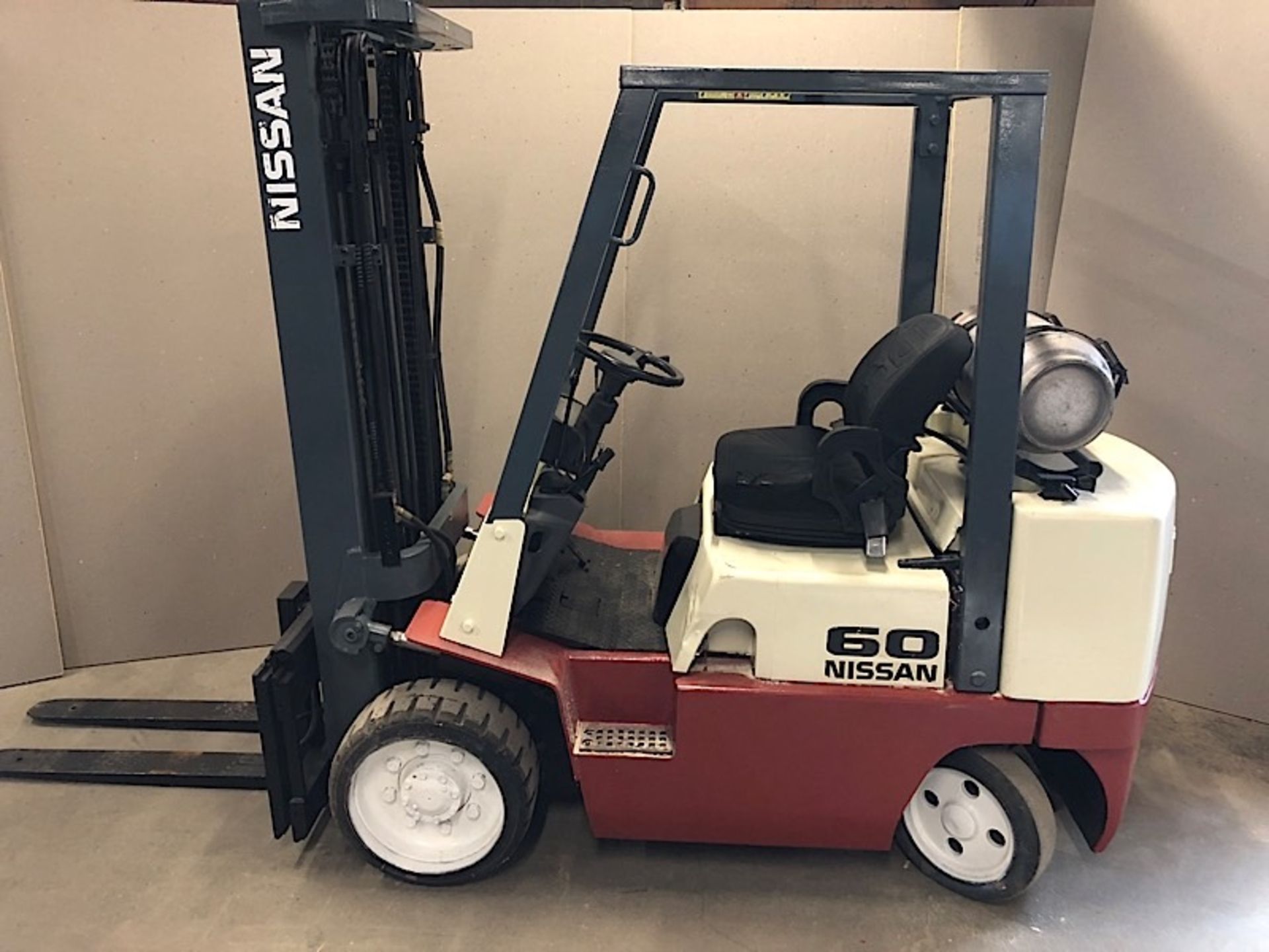 NISSAN (CUGJ02F30PV) 6,000 LBS CAP FORKLIFT LPG 3 STAGE SIDE SHIFT (EXCLUDING TANK)