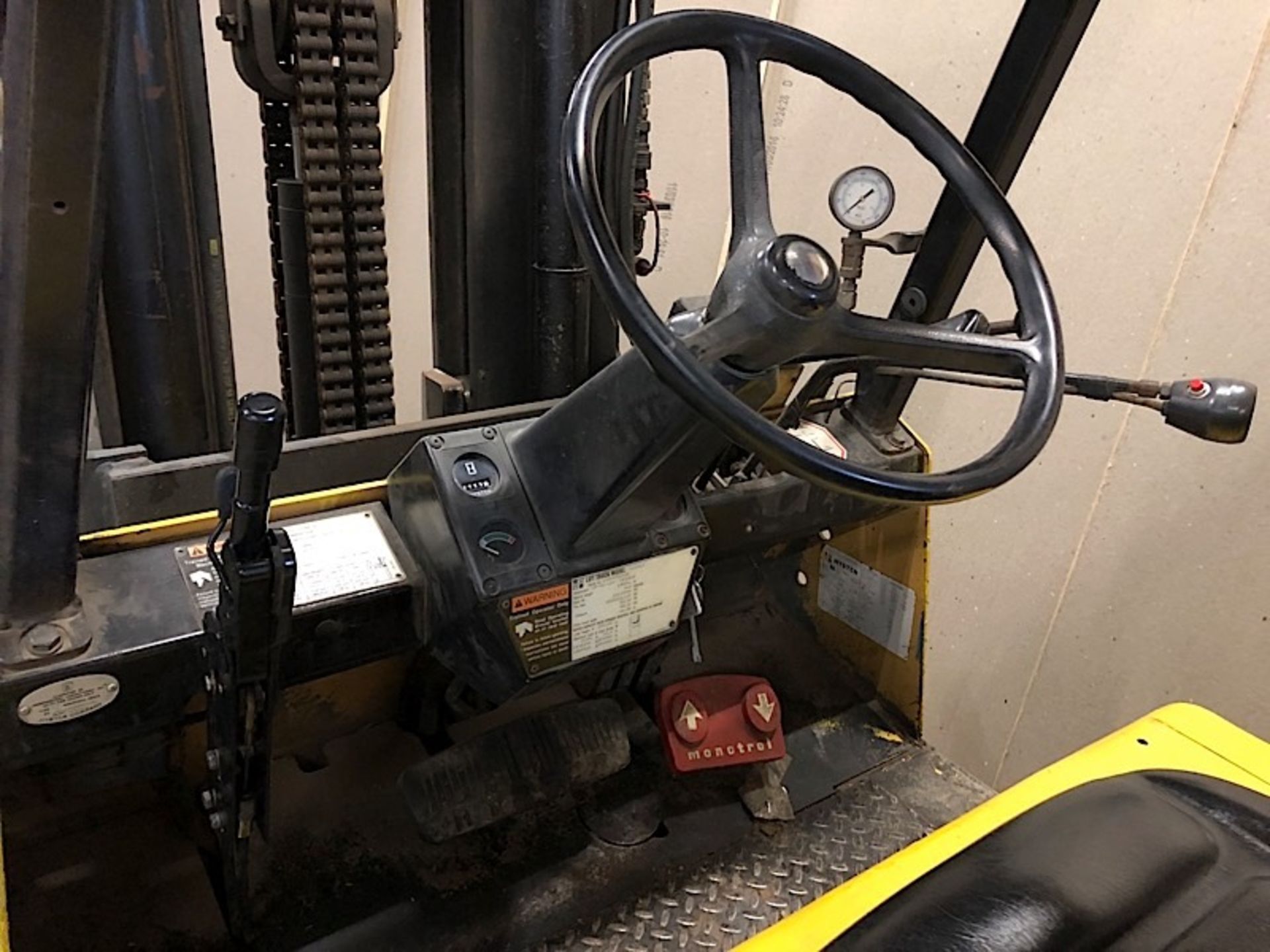 HYSTER (S120XLS) 12,000 LBS CAP FORKLIFT LPG 3 STAGE (EXCLUDING TANK) - Image 5 of 6