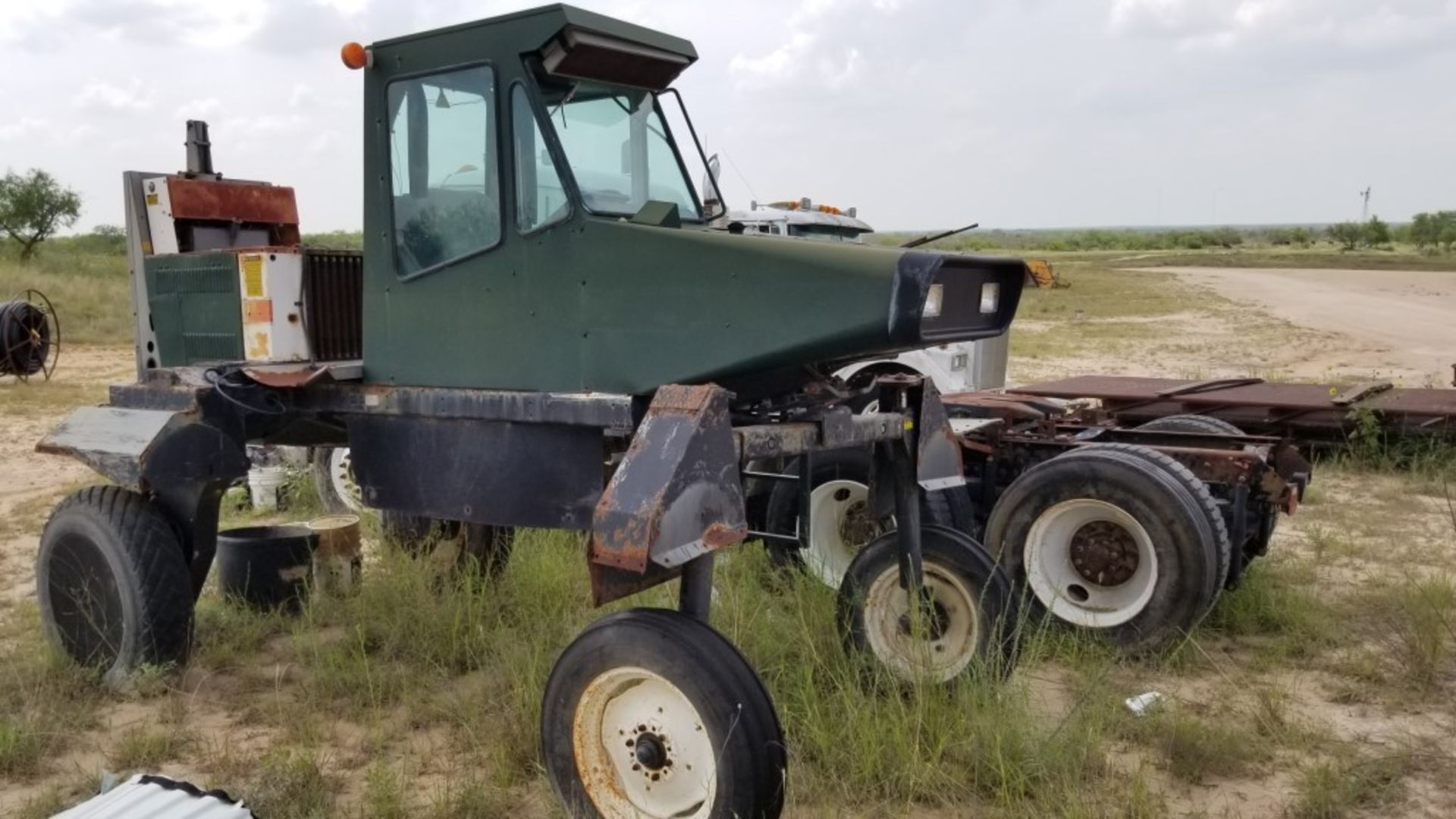 SPRA Coupe rig sprayer, Chassis, 2WD, 686 hours runs, has air cooled VW engine, would make a good