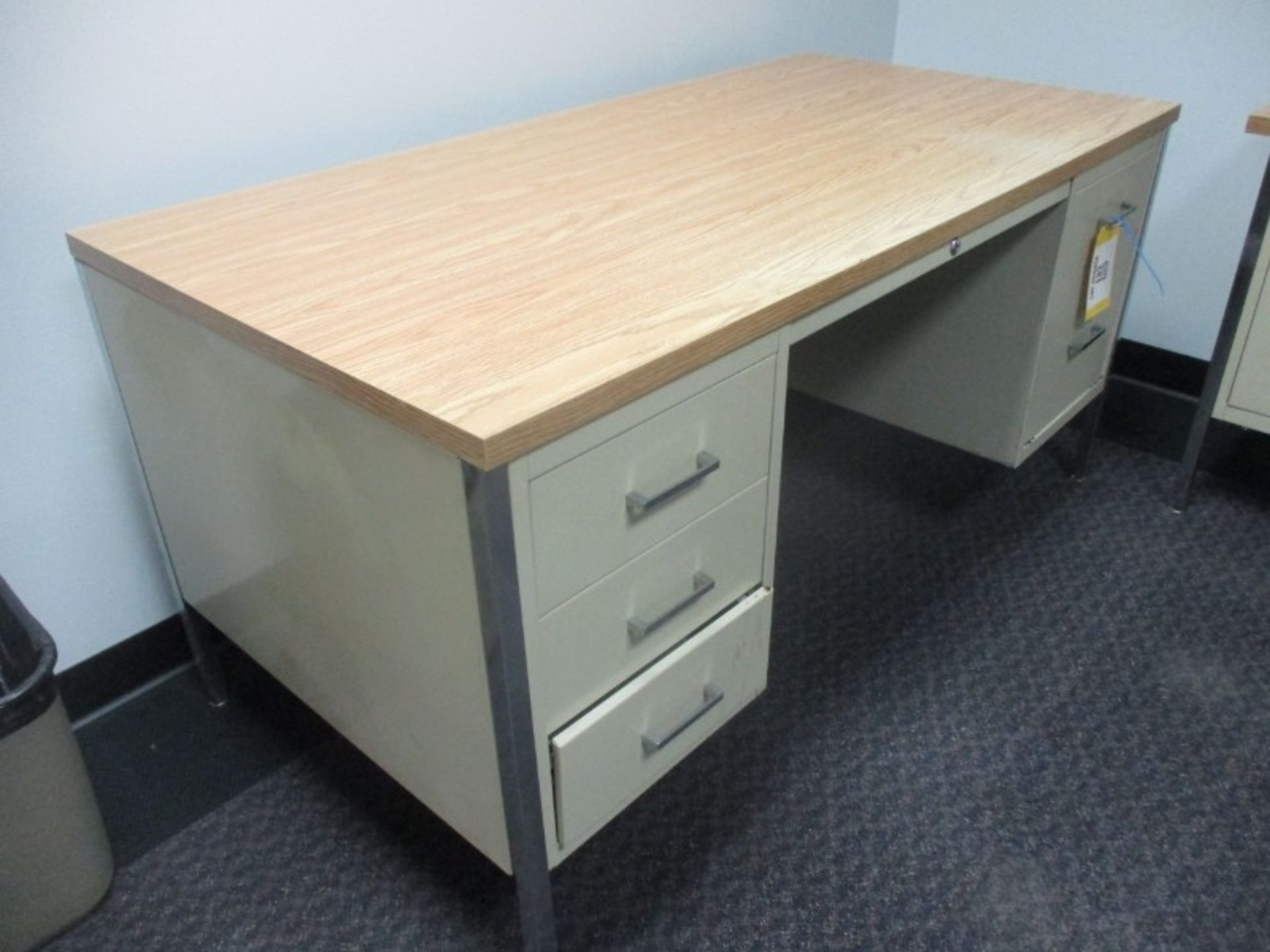 Desk and Credenza - Bild 3 aus 4