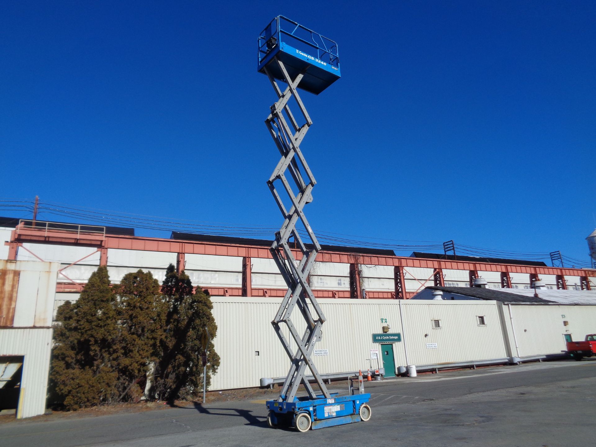 Genie GS3246 Electric Scissor Lift - 32ft Height - Image 2 of 13