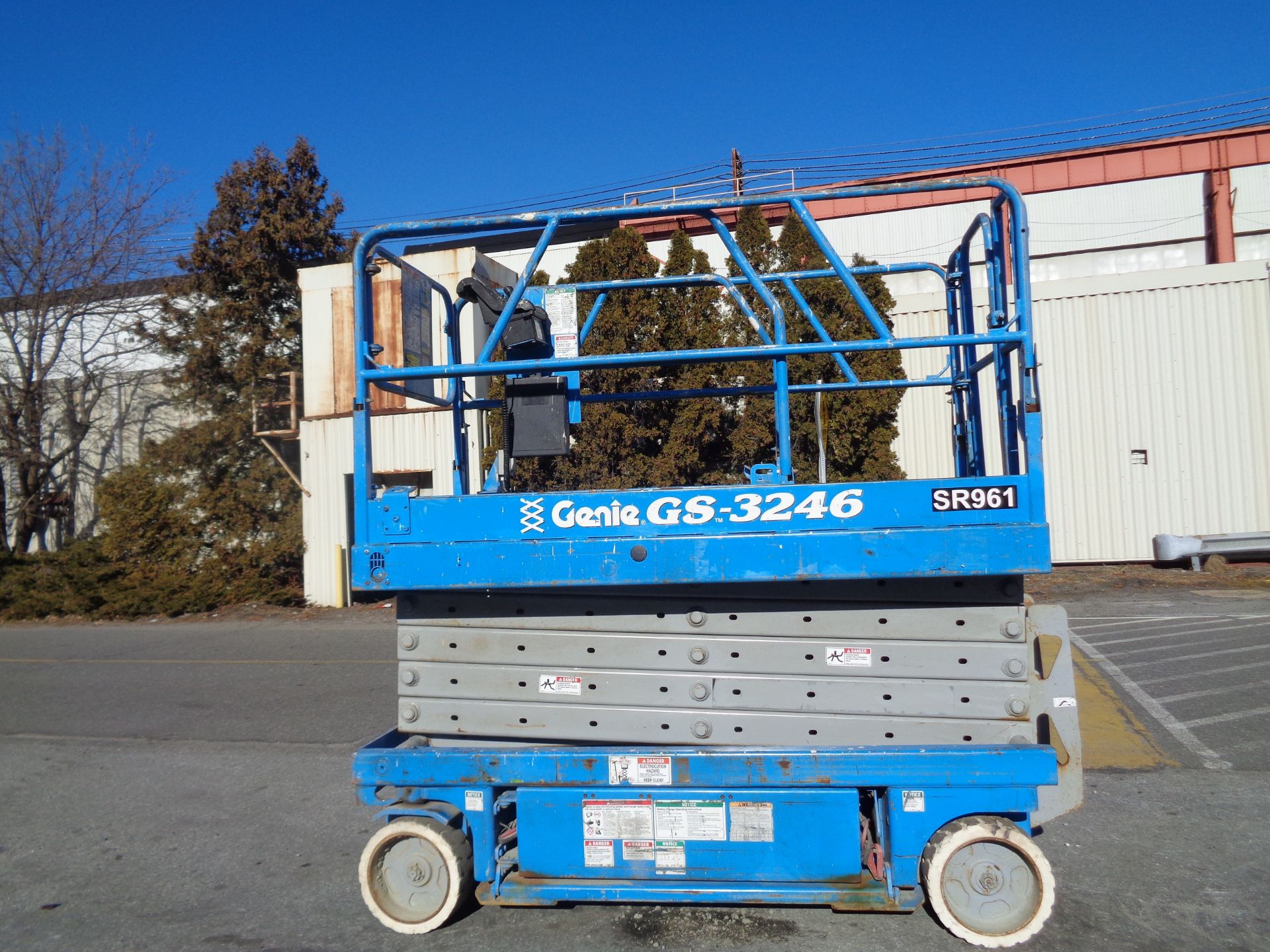 Genie GS3246 Electric Scissor Lift - 32ft Height - Image 13 of 13