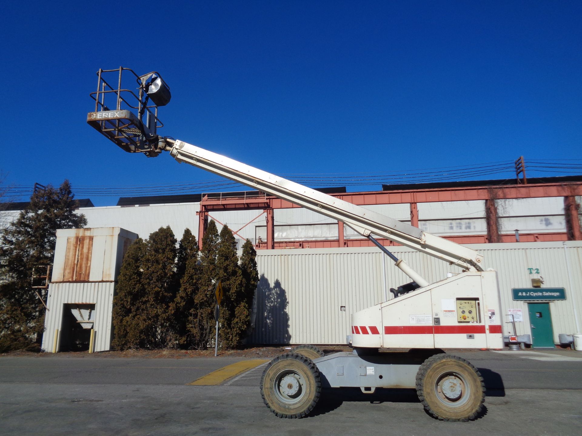 Terex TB60 60ft Boom Lift - 4x4 (2)