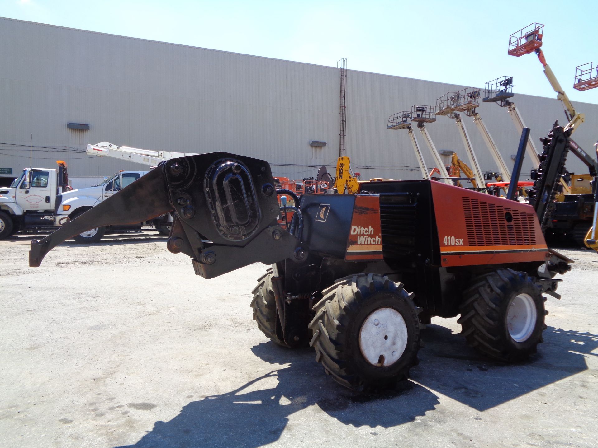 Ditch Witch 410SXD Trencher - Image 17 of 20