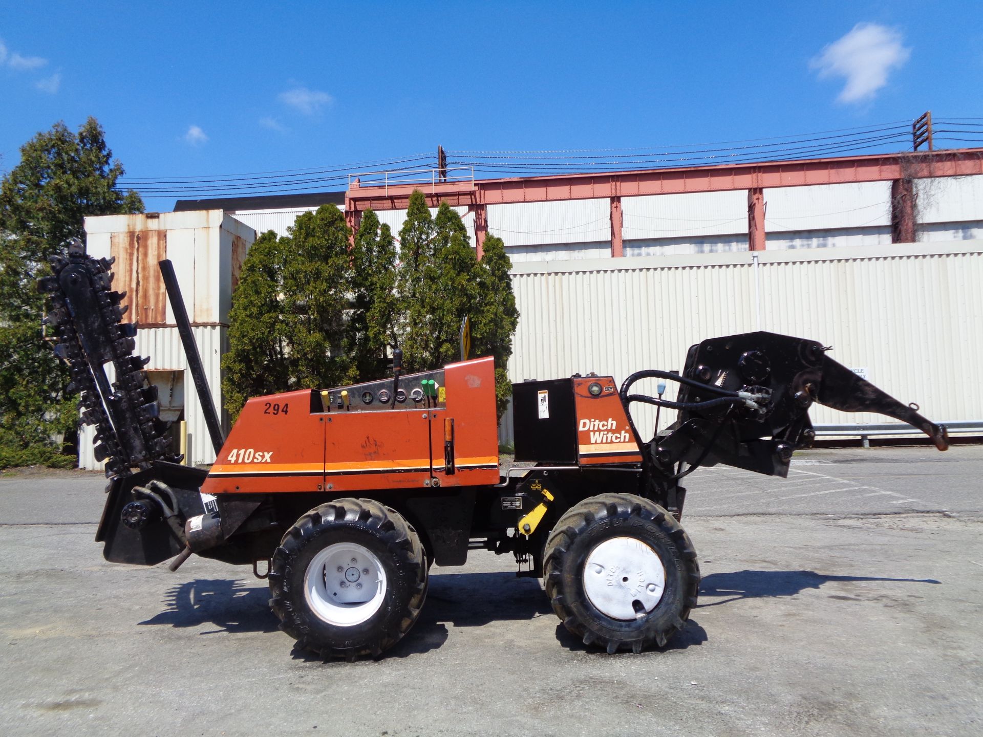 Ditch Witch 410SXD Trencher