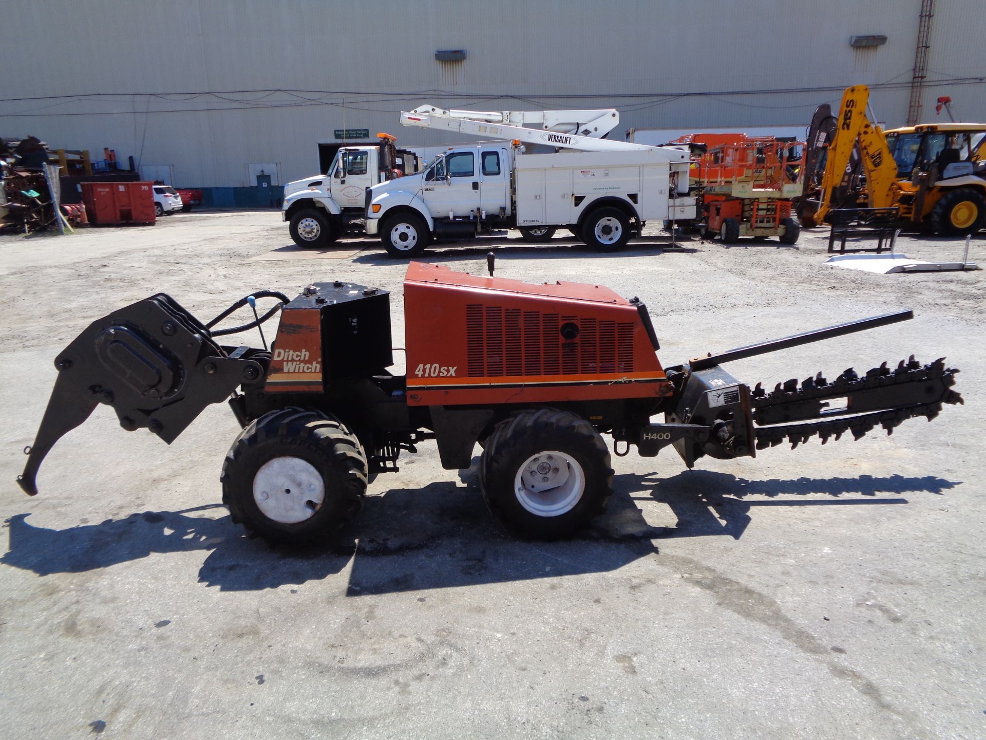 Ditch Witch 410SXD Trencher - Image 2 of 20