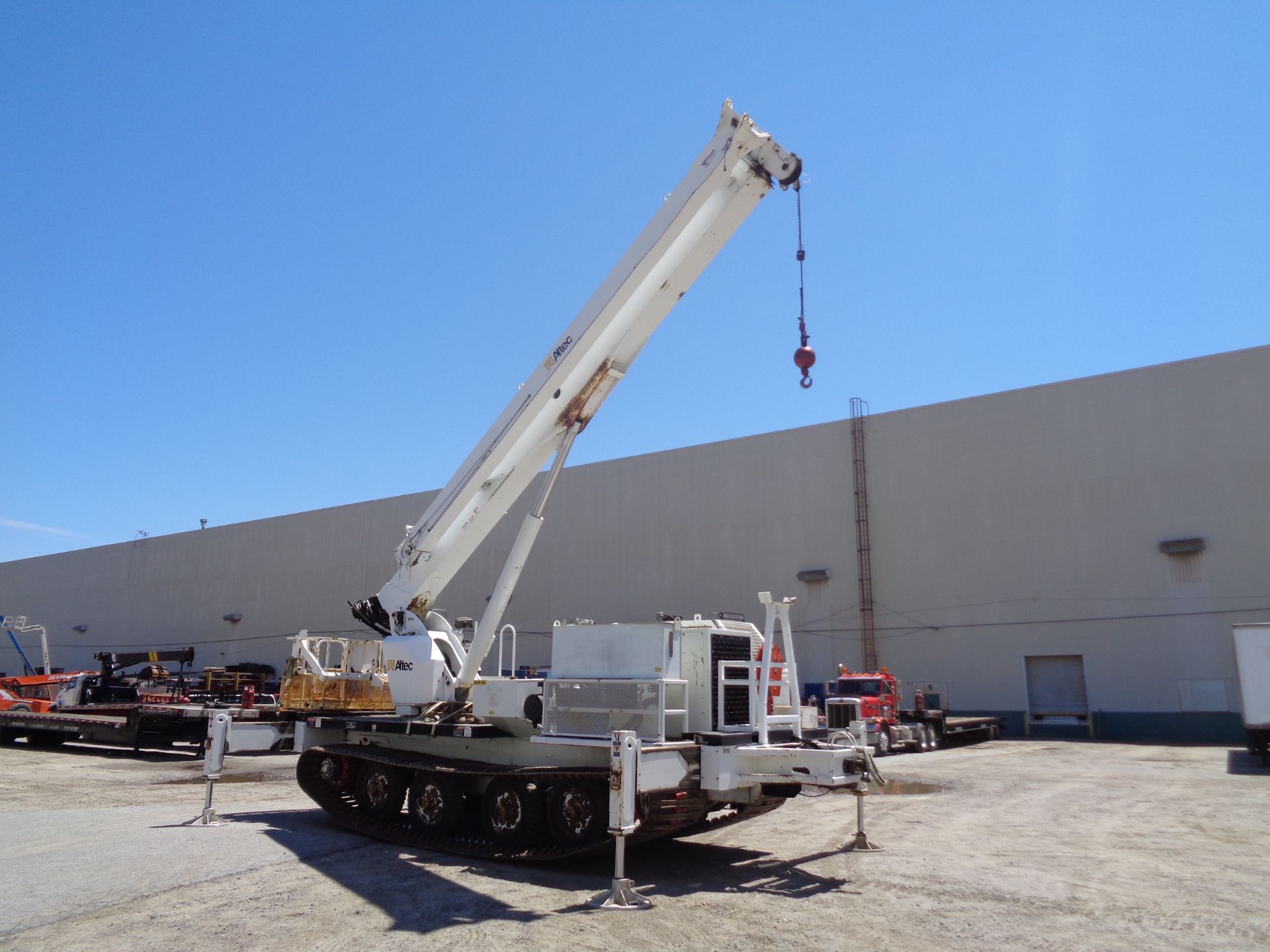 2007 Altec 26 Ton, Hydraulic Rough Terrain Crane Boom Lift - Image 10 of 12