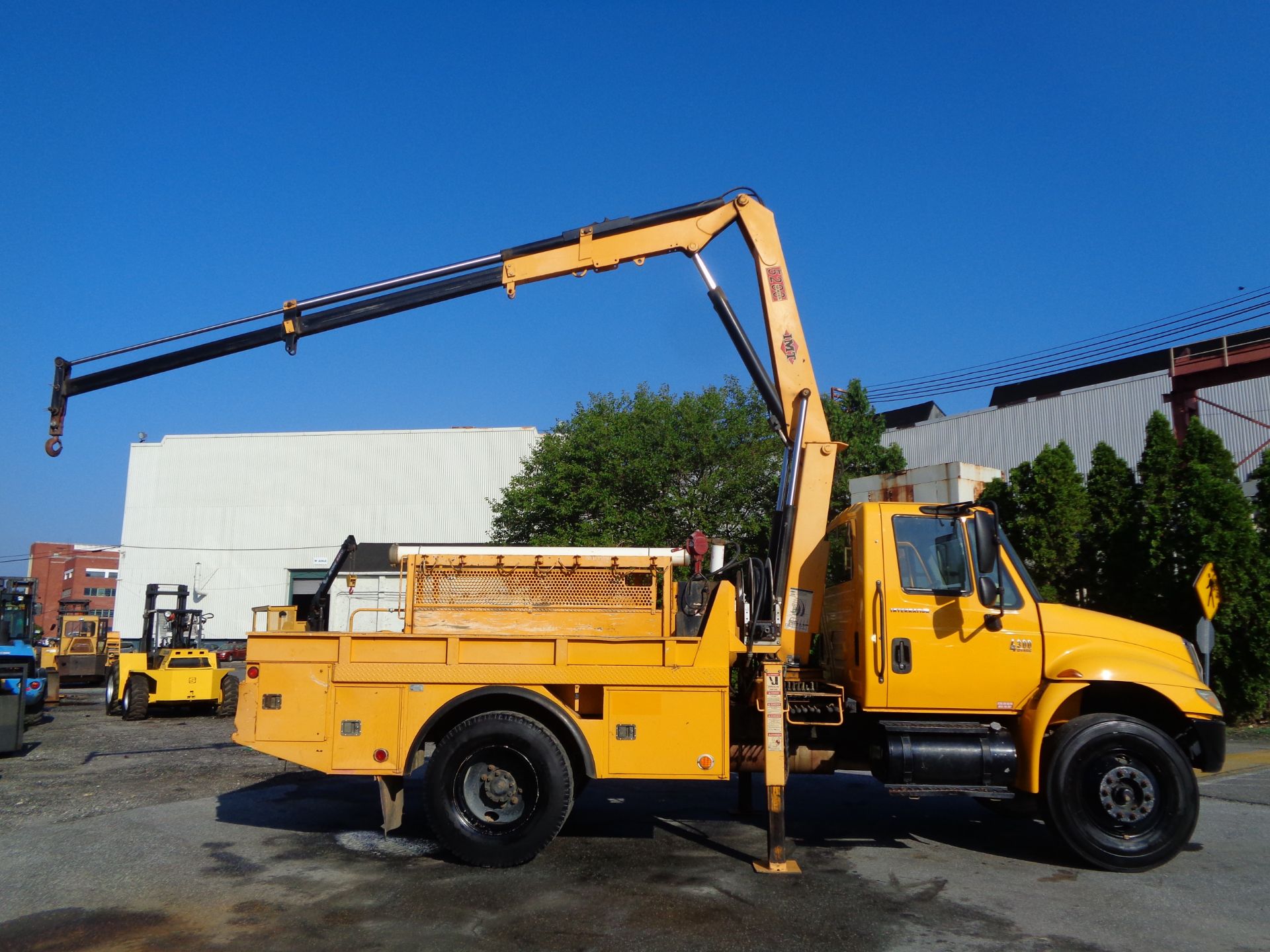 2007 International 4300 DT466 Knuckle Boom Crane Truck - Image 8 of 23