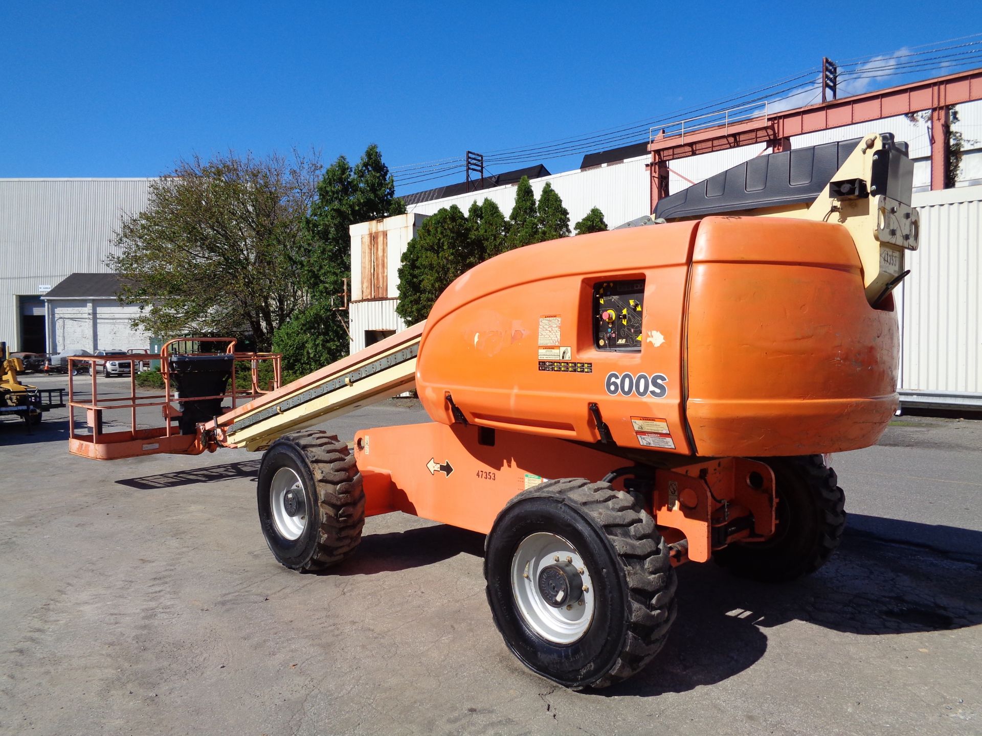 JLG 600S Boom Lift - 4x4 - 60ft Height - Image 18 of 19