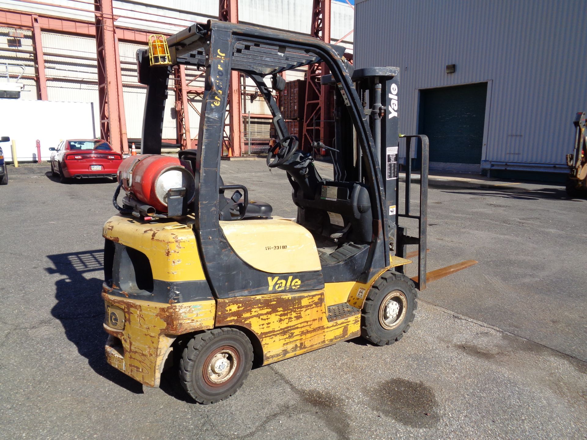 2006 YALE GLP040SVXNUSE080 FORKLIFT 4,000 lbs - Triple Mast - Image 6 of 17