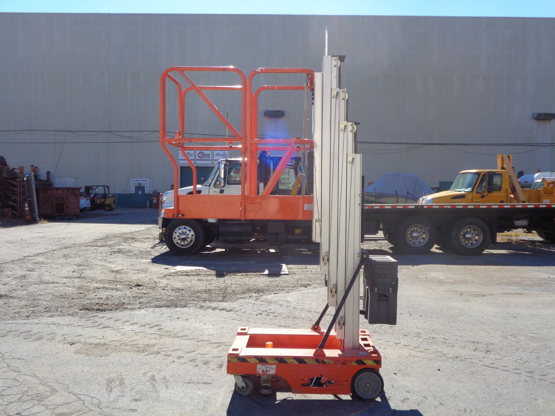 JLG 12SP 500LB -Electric Personal Man Aerial Lift - 12ft Height - Image 16 of 30