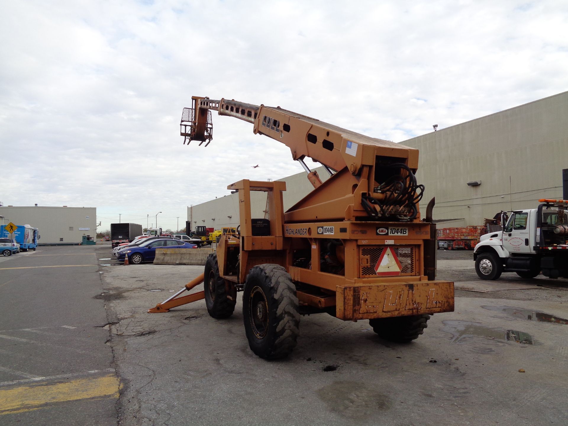 Highlander Lull 1044B Telescopic Forklift - 10,000 lbs - Image 6 of 33