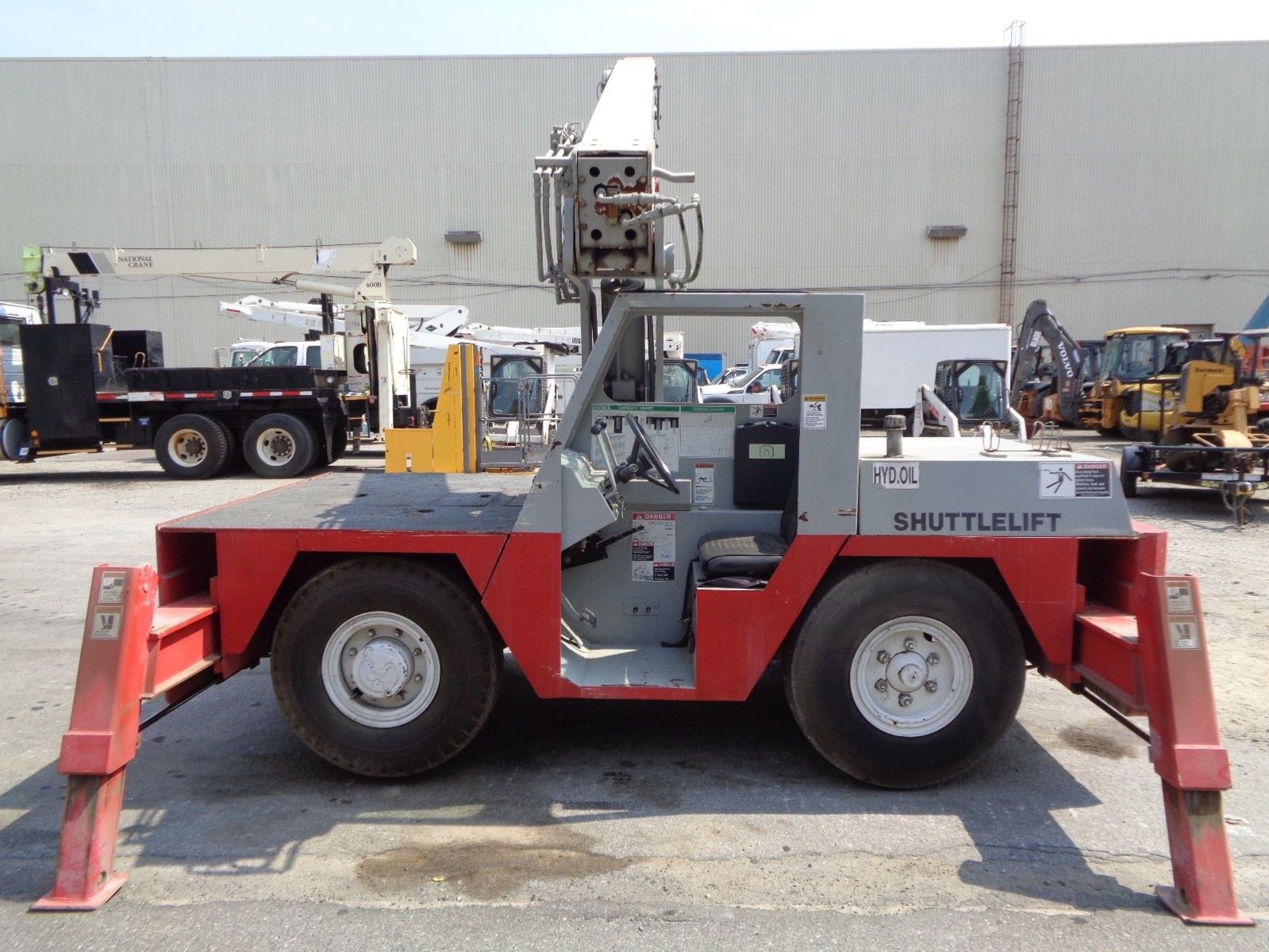 Shuttlelift 3330ELB Carry Deck Hydraulic Crane -17,000 lbs - Diesel - Image 5 of 11