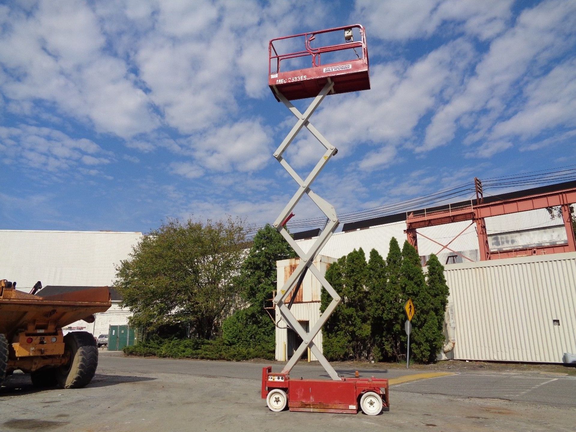 2008 MEC 2633ES Electric 26ft Scissor Lift - Man - Aerial - Boom Lift - Image 4 of 9