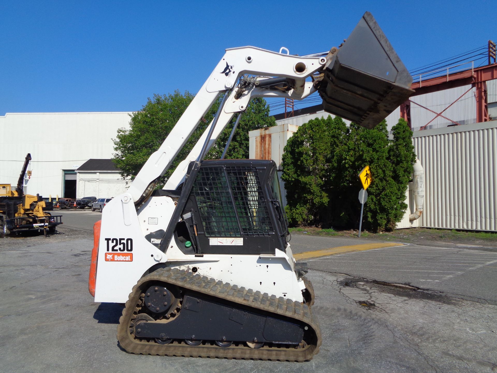 Bobcat T250 Track Skid Steer - Enclosed Cab - Image 4 of 12