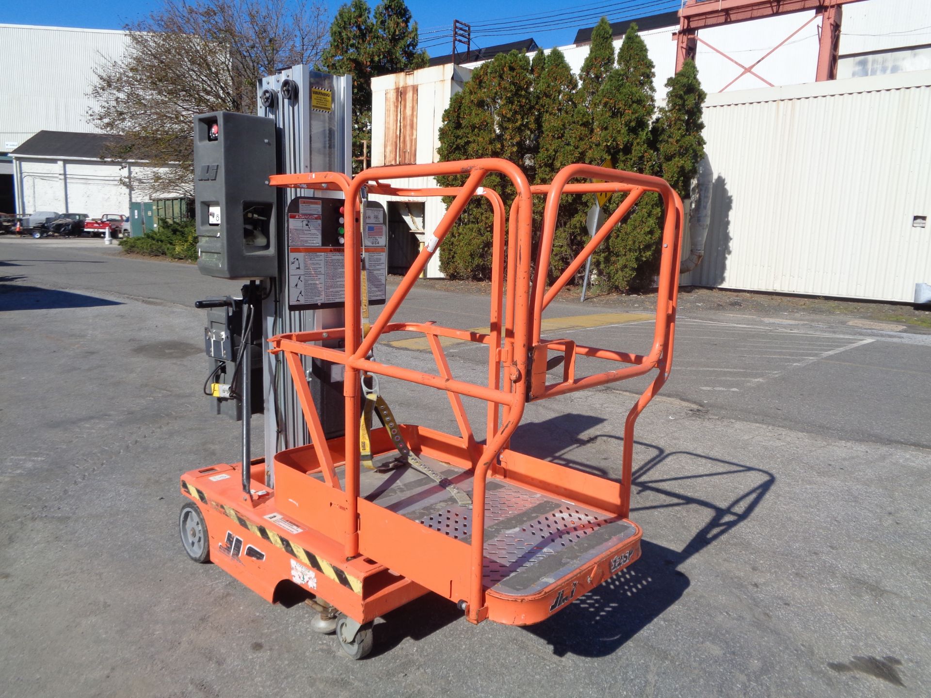 JLG 12SP 500LB -Electric Personal Man Aerial Lift - 12ft Height - Image 24 of 30