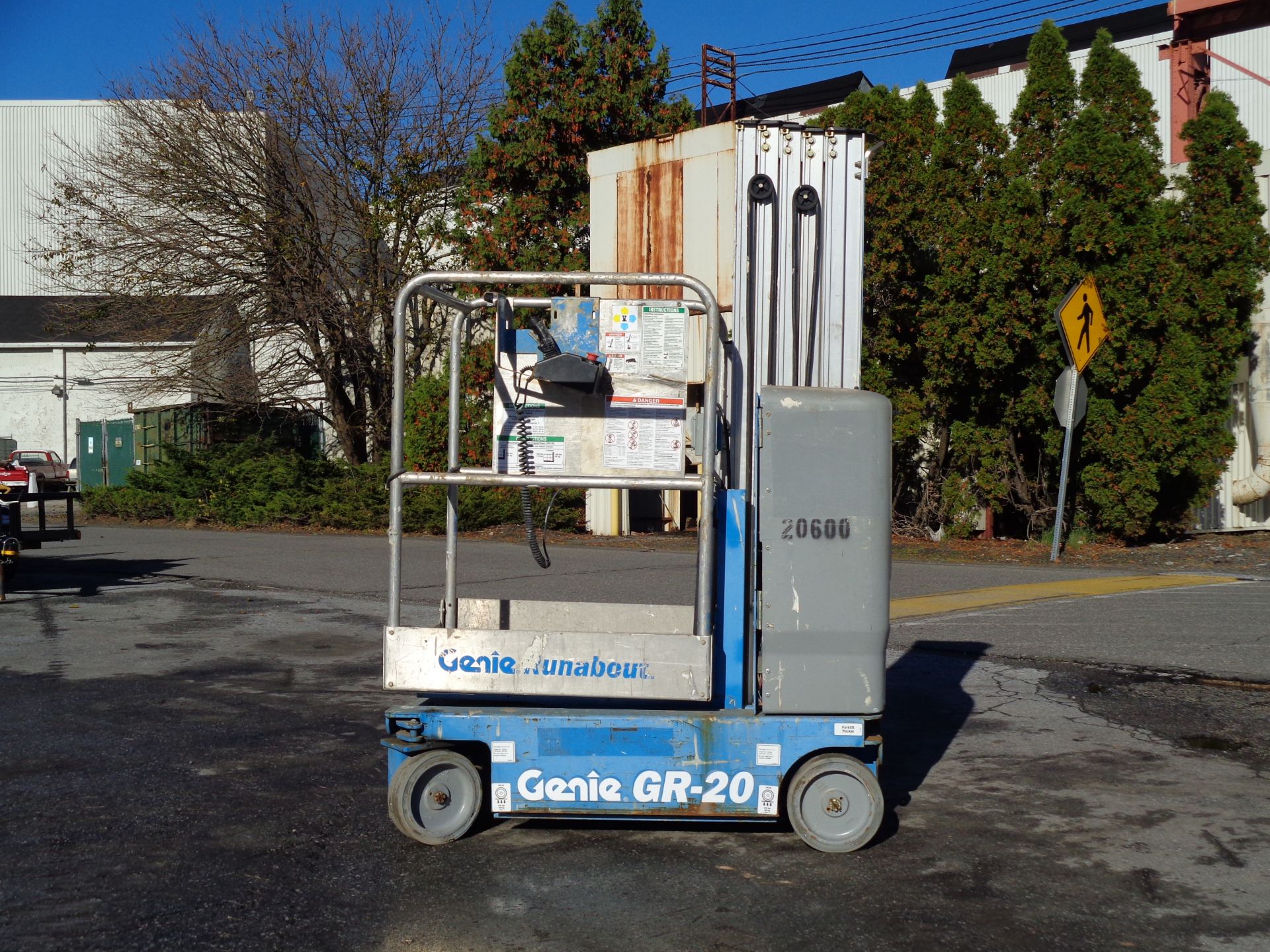 GENIE GR20 ELECTRIC PERSONAL LIFT