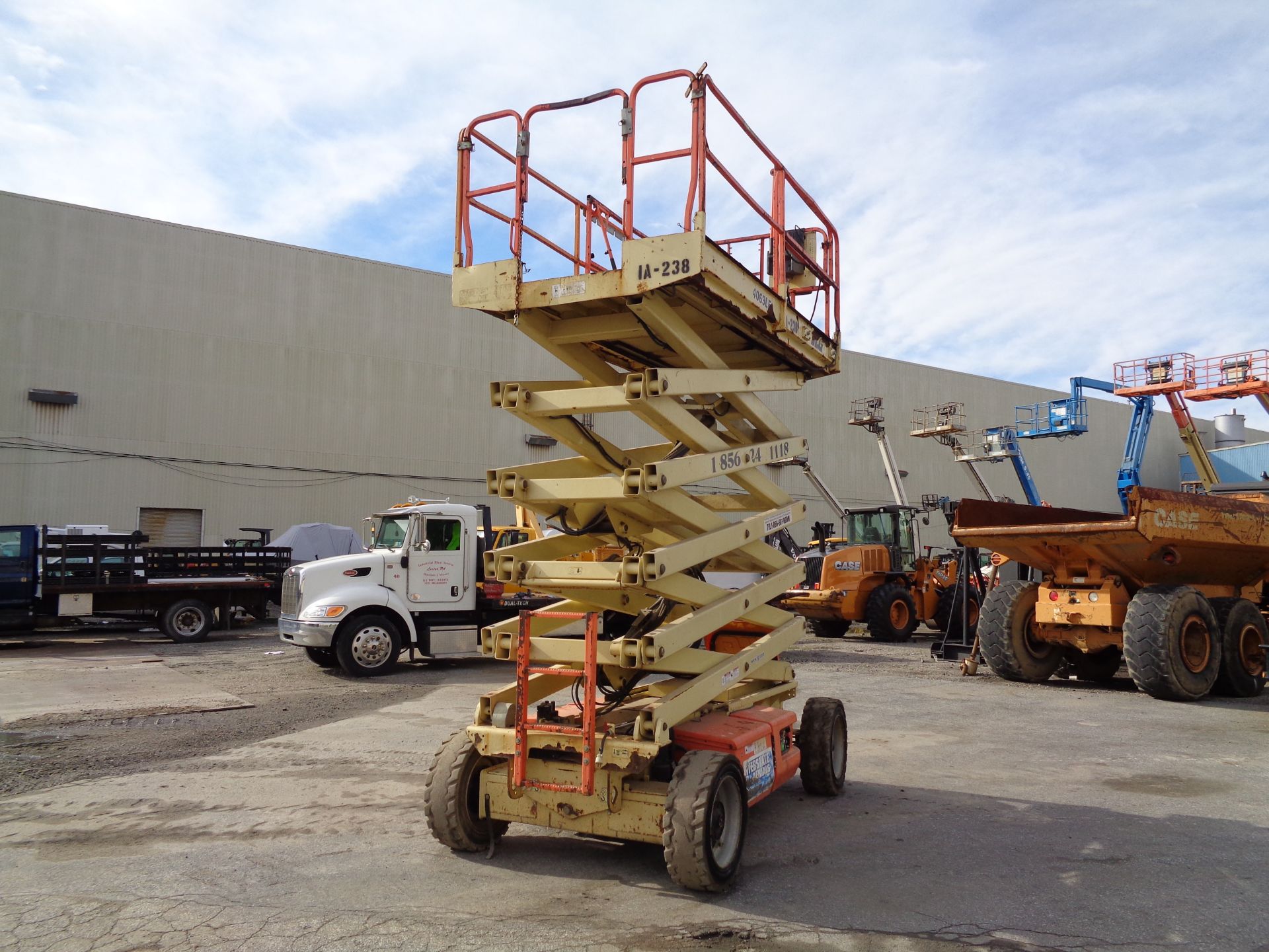 JLG 4069LE- Scissor Boom Man Aerial Lift -Electric - 40 Ft Height - Image 8 of 21