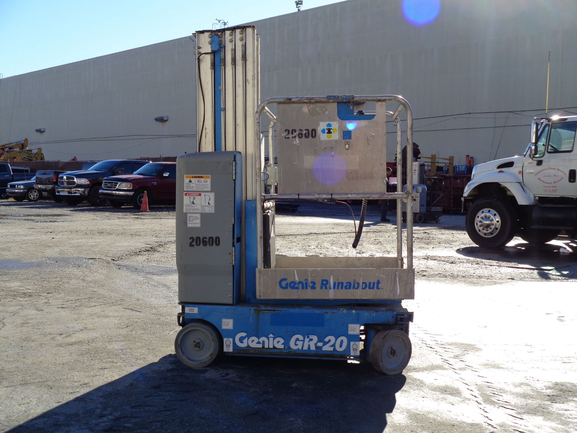 GENIE GR20 ELECTRIC PERSONAL LIFT - Image 21 of 28