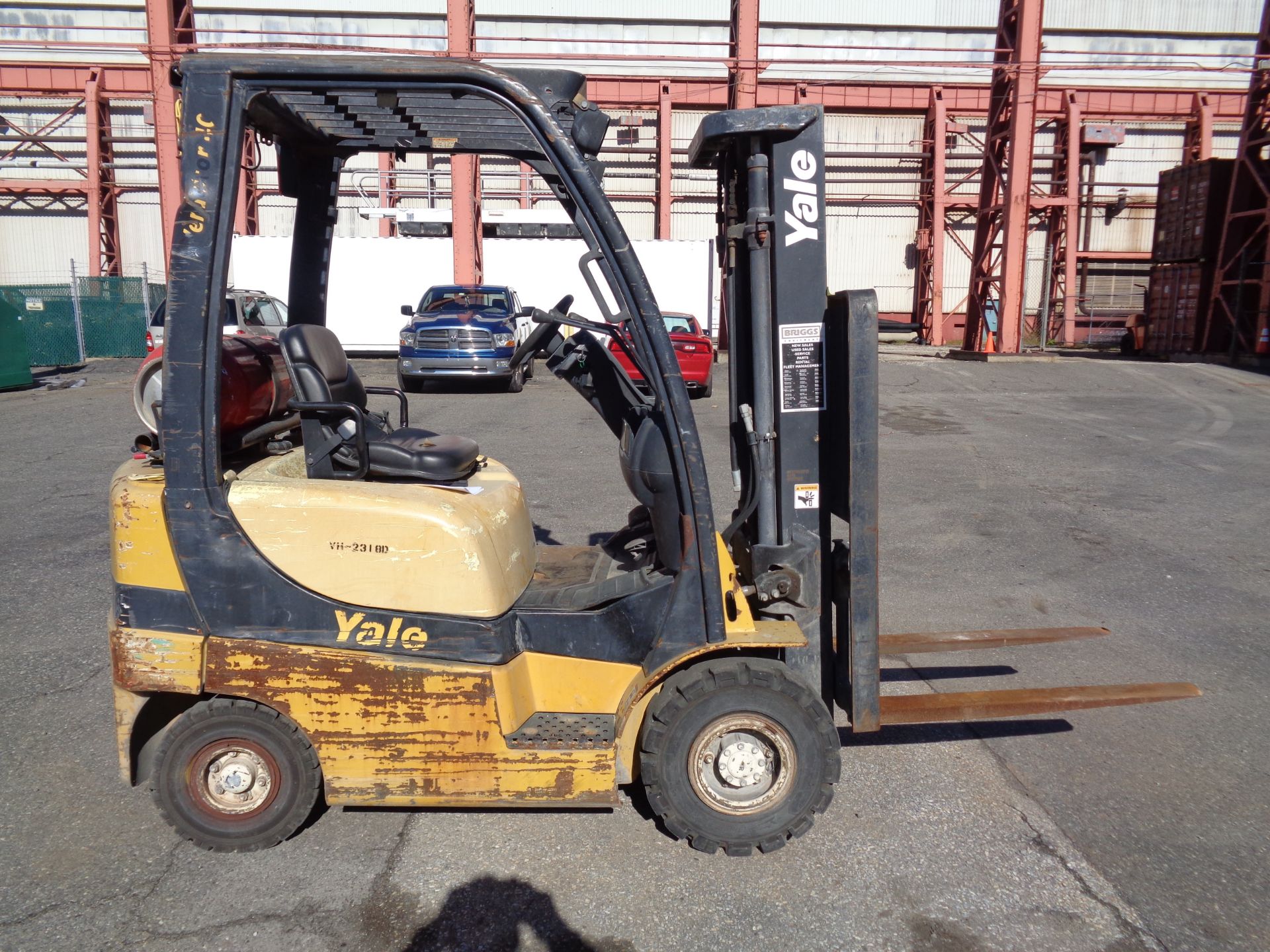 2006 YALE GLP040SVXNUSE080 FORKLIFT 4,000 lbs - Triple Mast