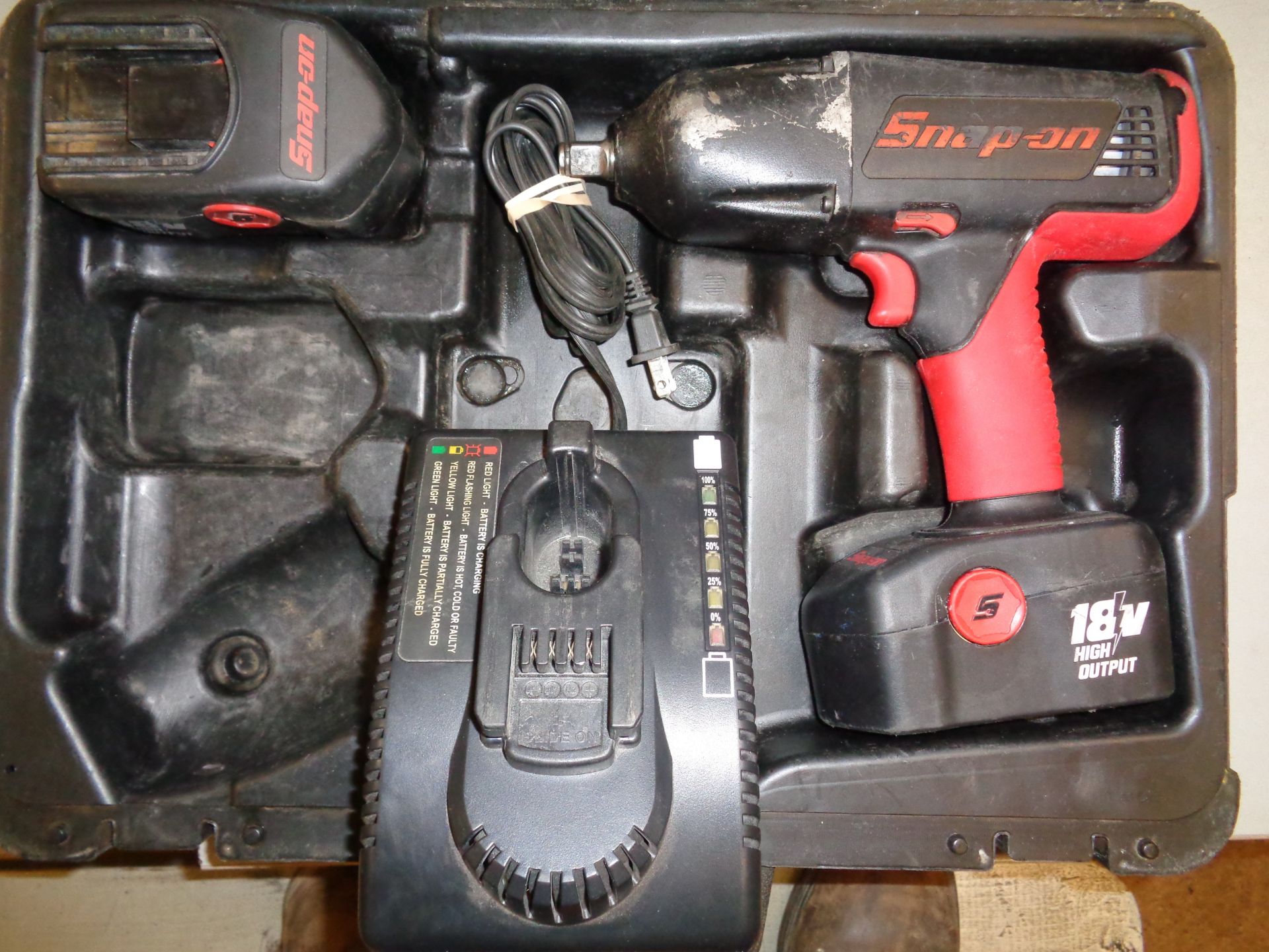 Snap on 18V Cordless Impact Gun - Image 4 of 6