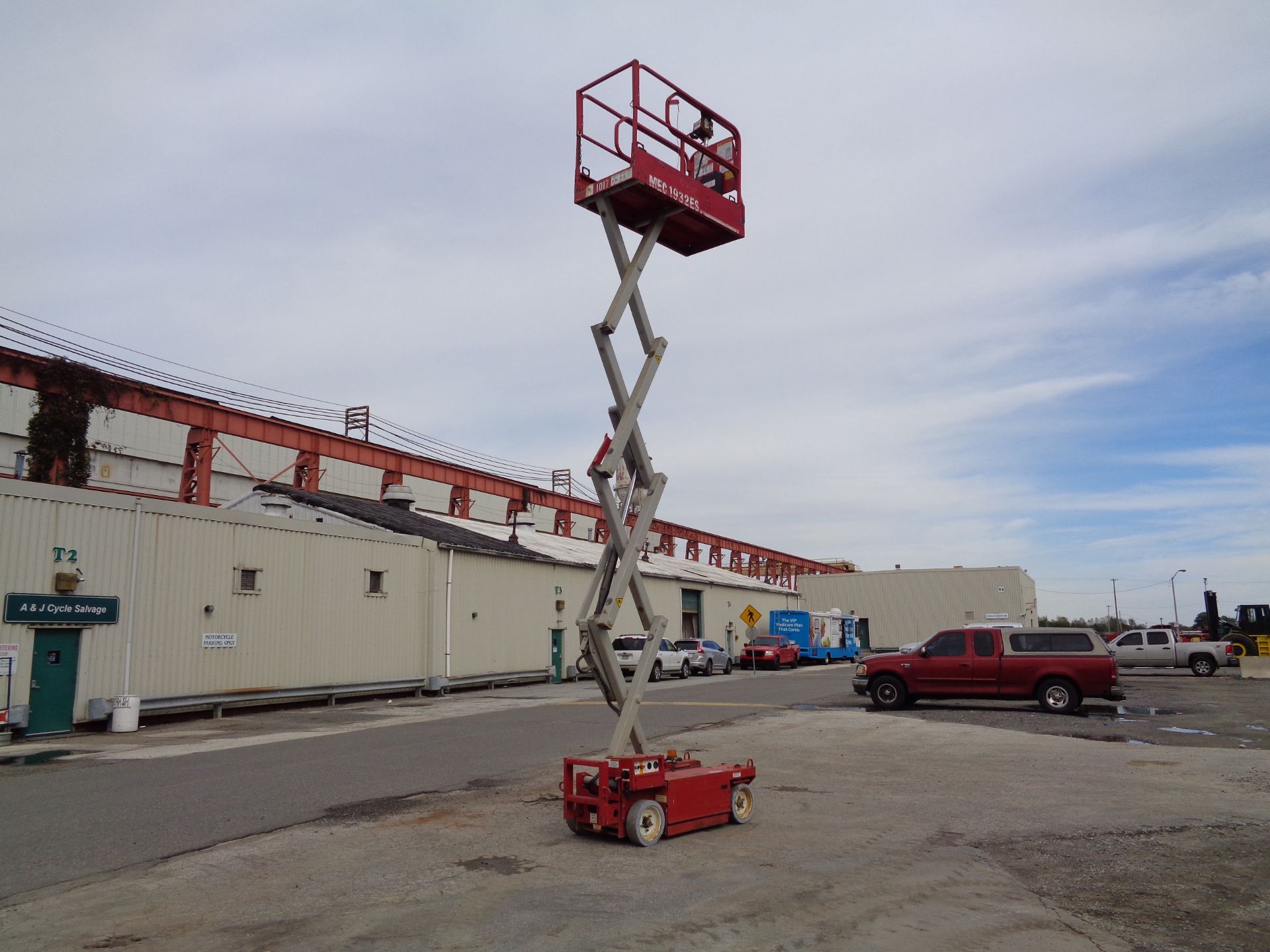 MEC-1932ES-Man Aerial Boom Scissor Lift -19FT Height-Max 500LB - Image 9 of 29