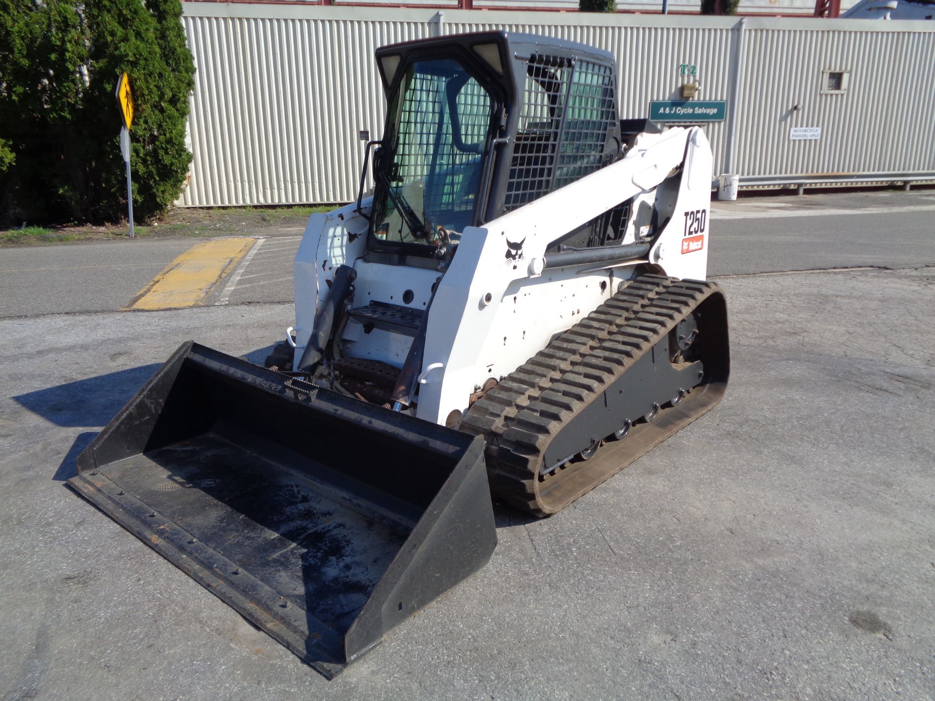 Bobcat T250 Track Skid Steer - Enclosed Cab - Image 9 of 12