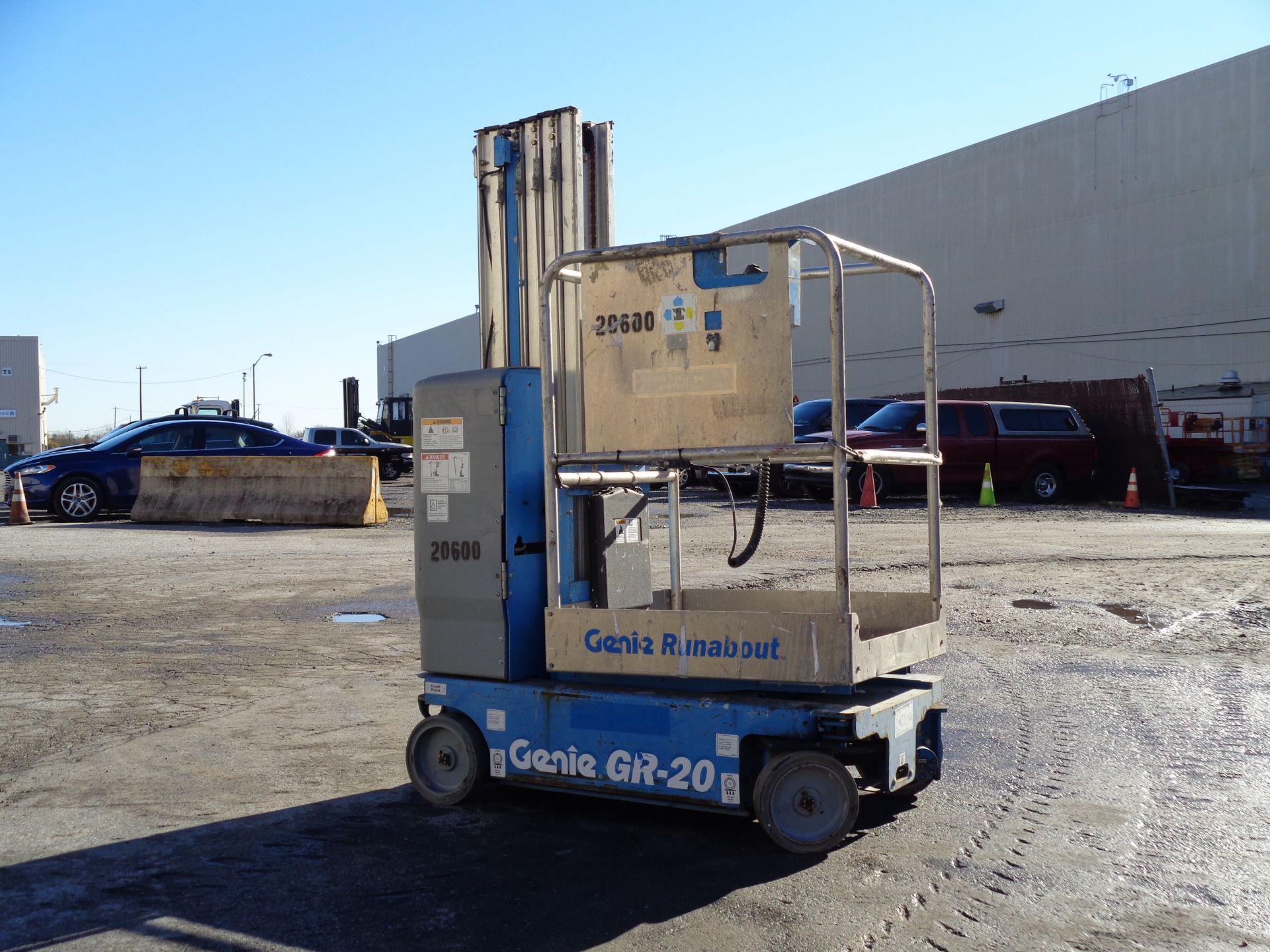 GENIE GR20 ELECTRIC PERSONAL LIFT - Image 22 of 28