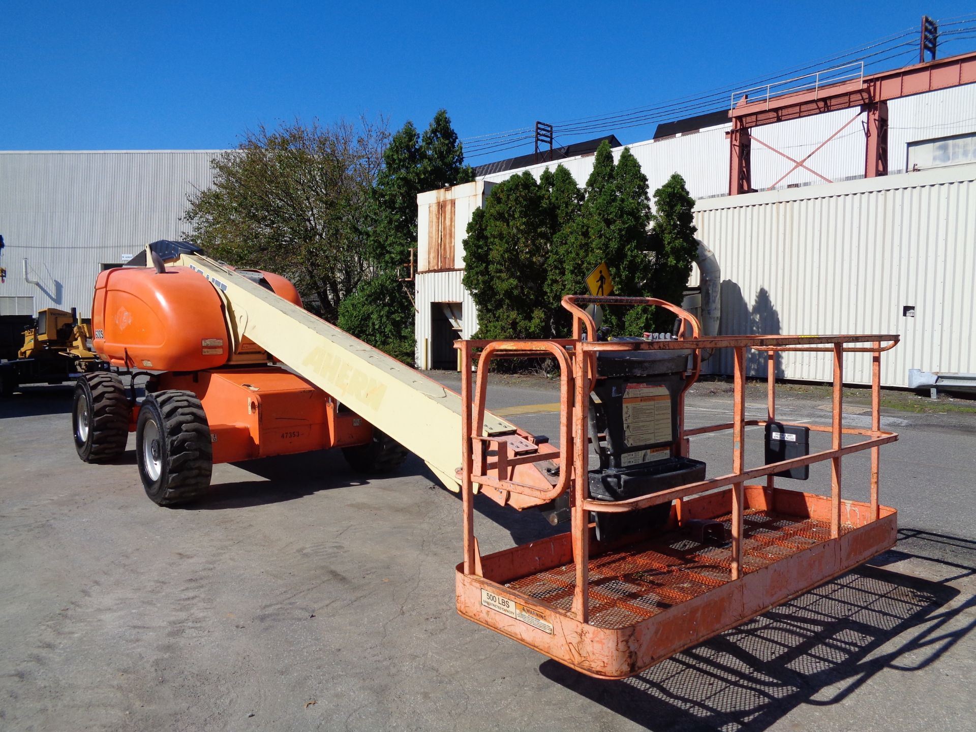 JLG 600S Boom Lift - 4x4 - 60ft Height - Image 15 of 19