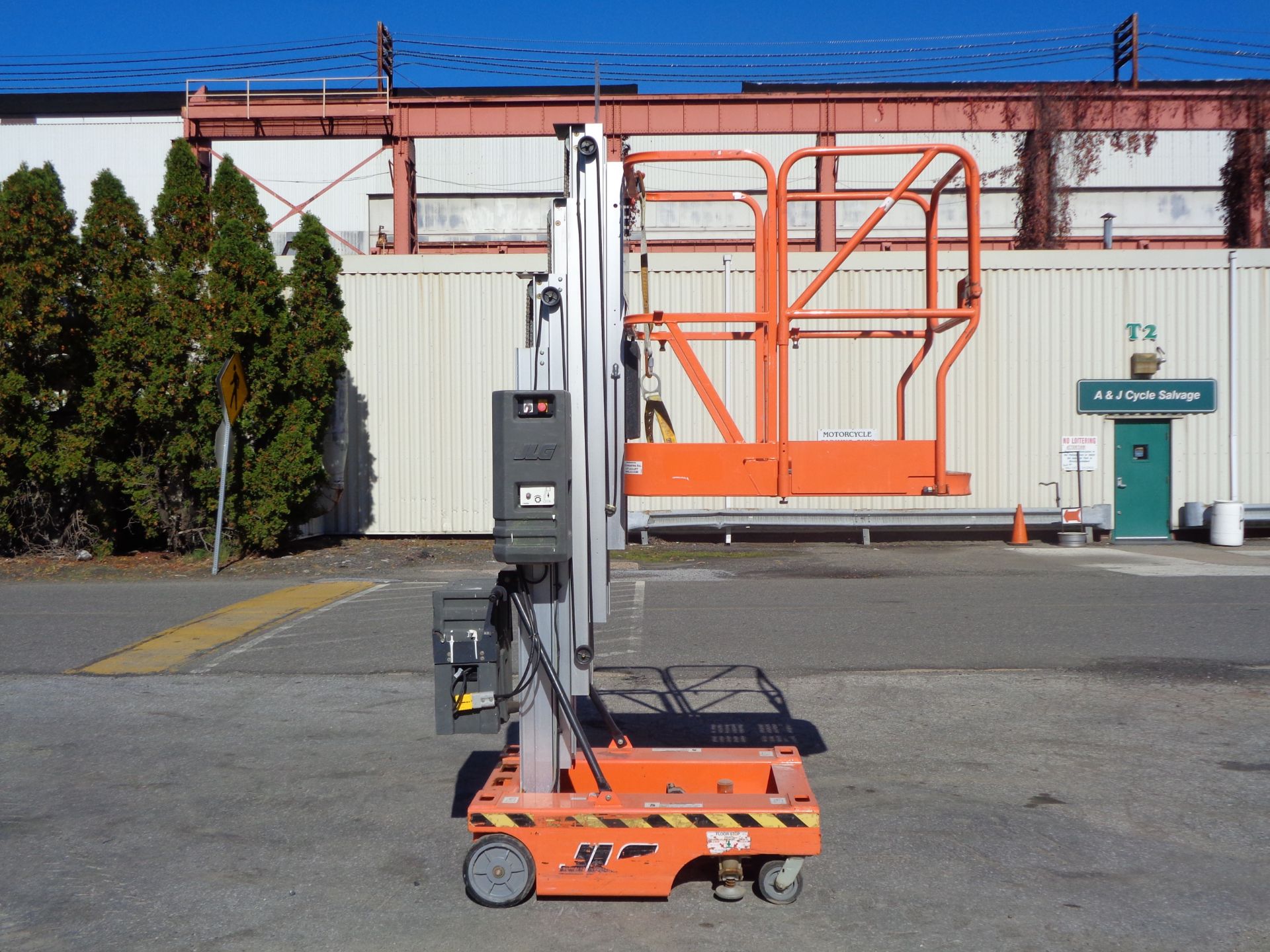JLG 12SP 500LB -Electric Personal Man Aerial Lift - 12ft Height - Image 20 of 30