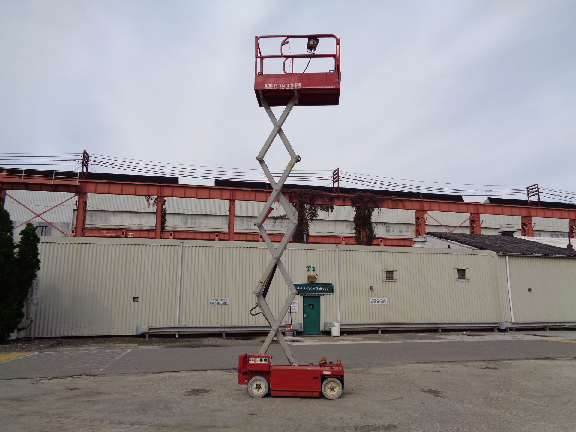 MEC-1932ES-Man Aerial Boom Scissor Lift -19FT Height-Max 500LB - Image 11 of 29