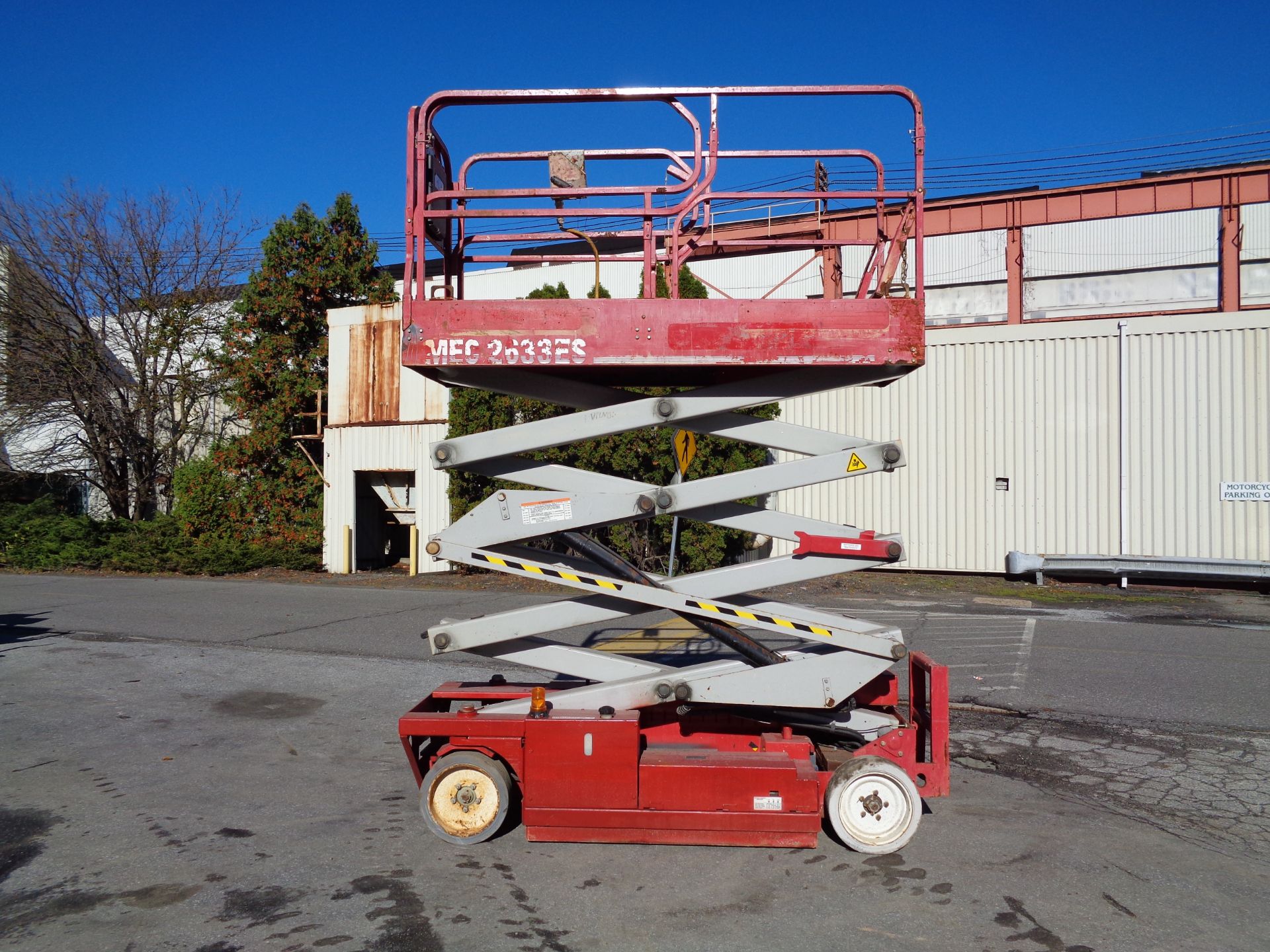 MEC 2633ES Electric Scissor Lift