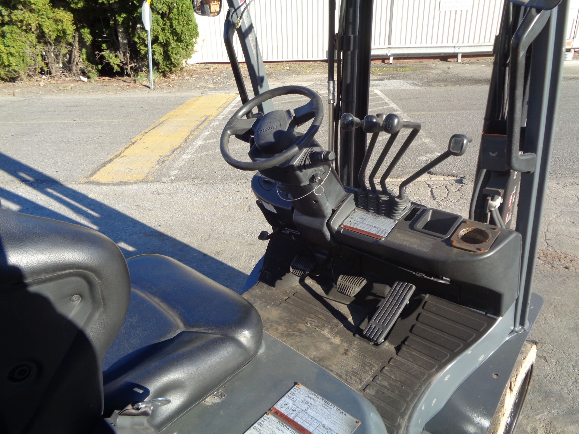 Toyota Forklift 8FGC025 5,000 lbs -Triple Mast - Side Shift - Image 20 of 20