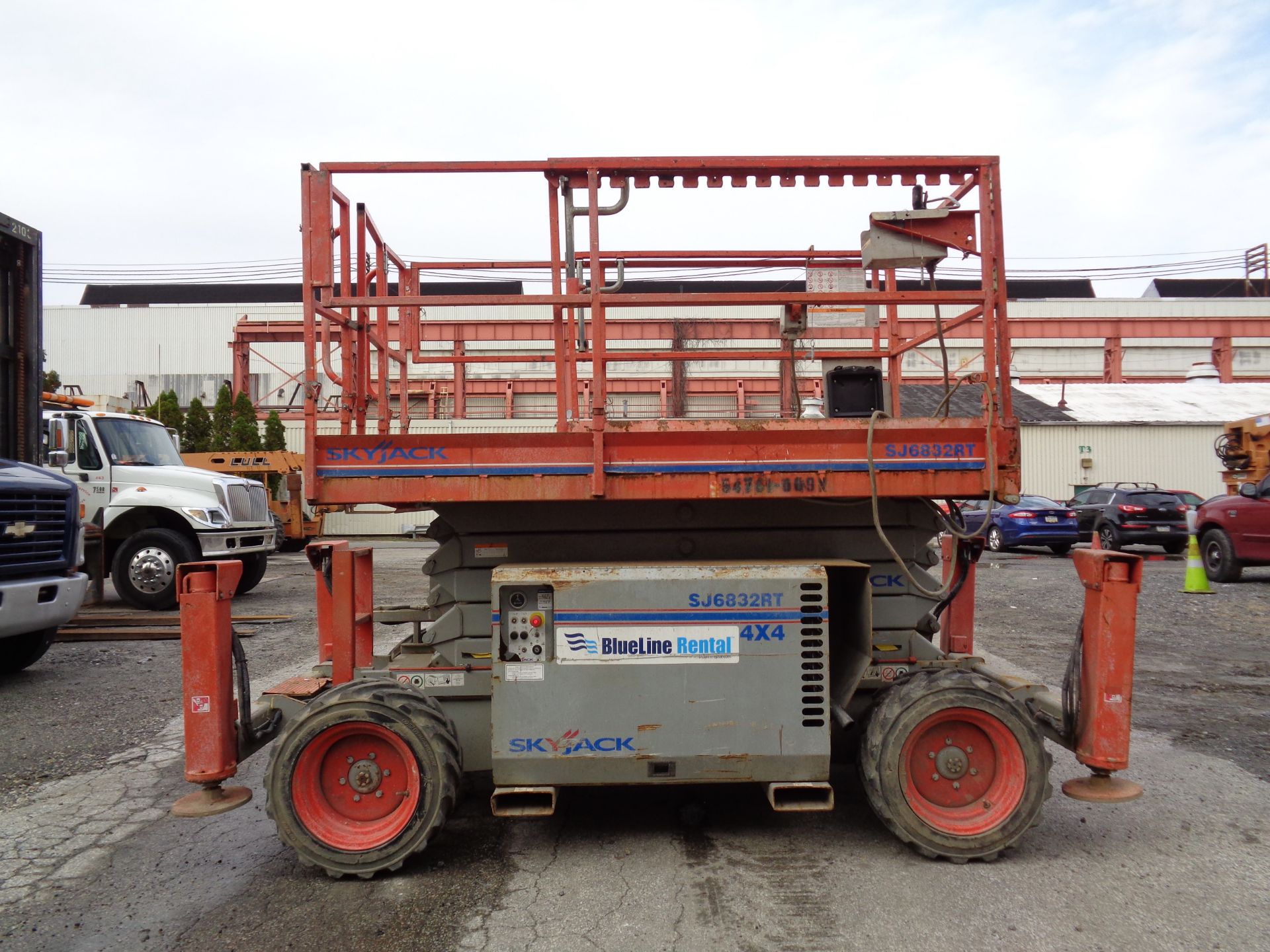 2011 Skyjack SJ 6832RT 4x4 Scissor Lift - 32Ft Height - Image 6 of 6