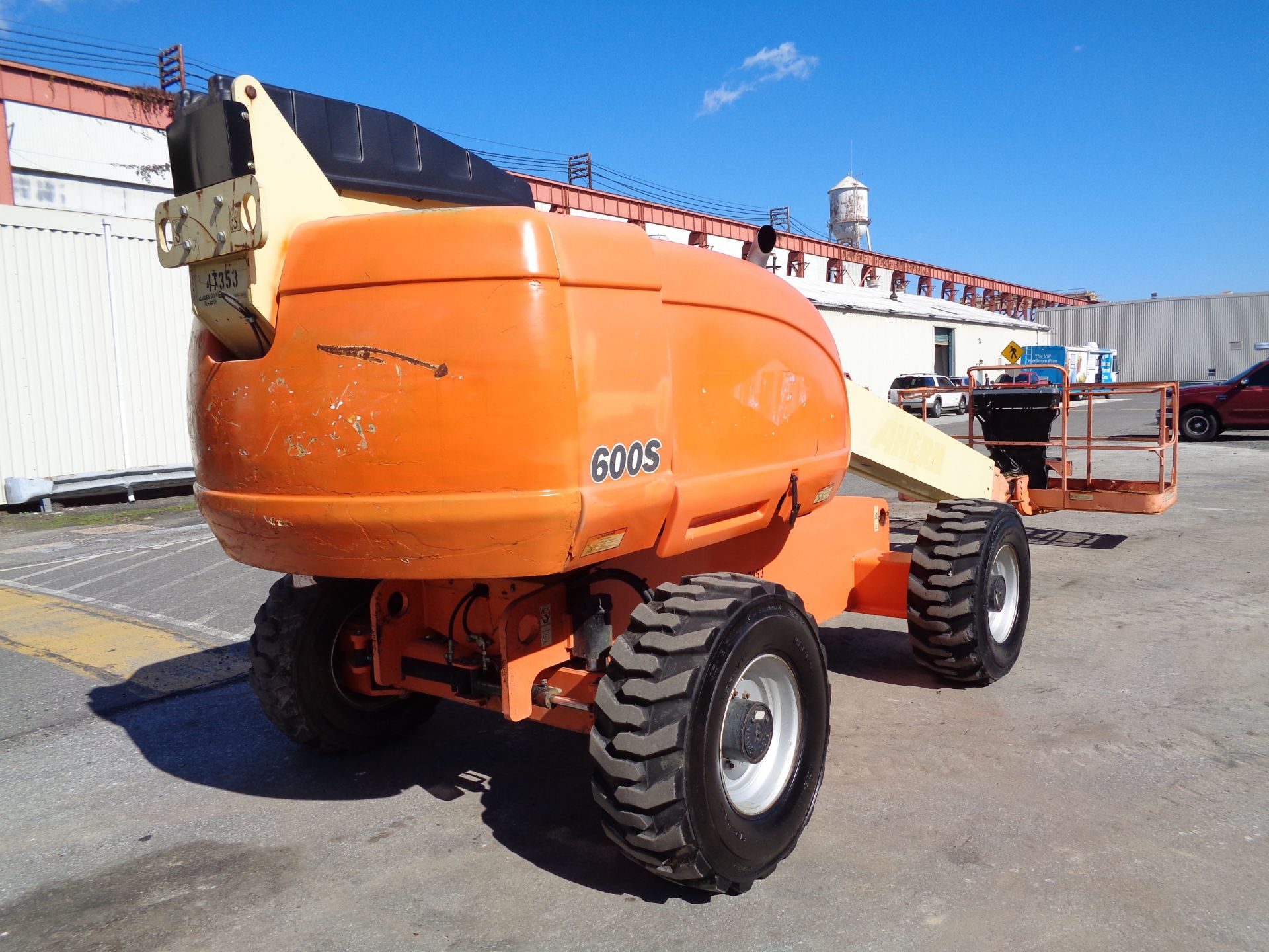 JLG 600S Boom Lift - 4x4 - 60ft Height - Image 9 of 19